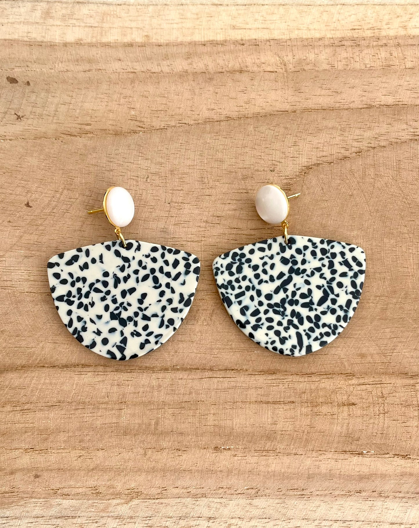 Boucles d'oreilles FANNY - tacheté beige et noir