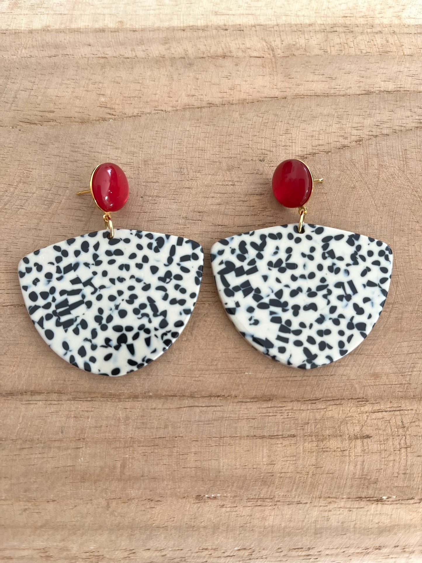 Boucles d'oreilles FANNY - tacheté beige et noir - Rose Gerbera