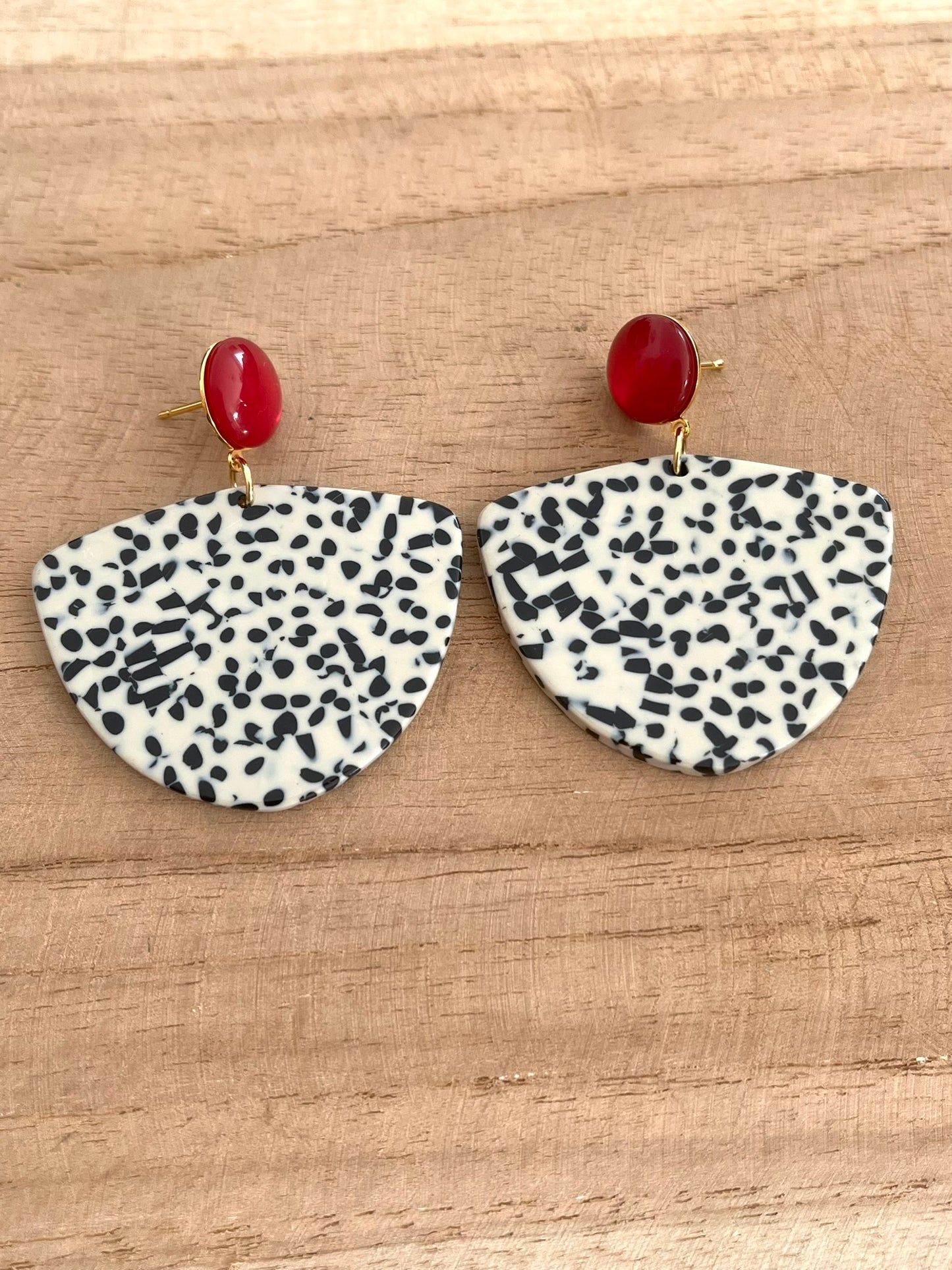 Boucles d'oreilles FANNY - tacheté beige et noir - Rose Gerbera