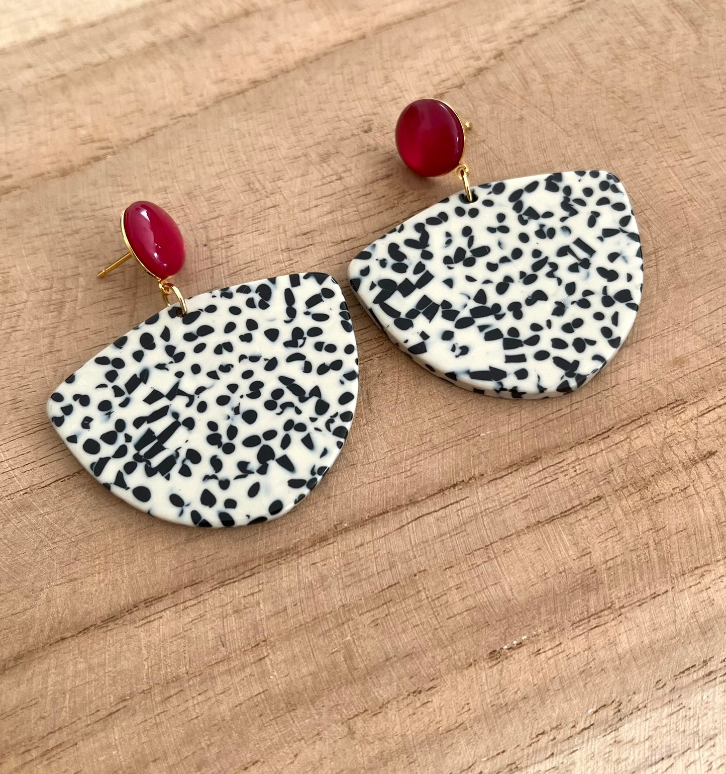 Boucles d'oreilles FANNY - tacheté beige et noir - Rose Gerbera