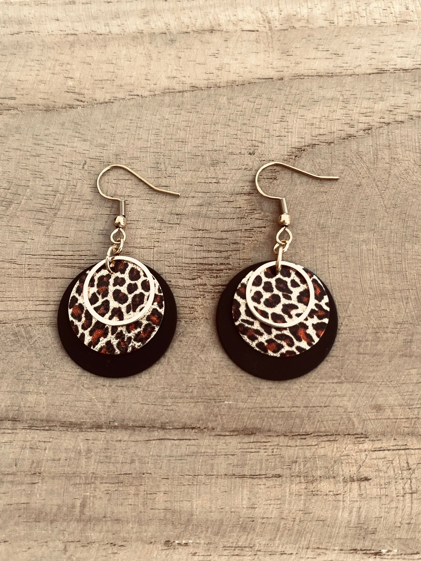 Boucles d'oreilles Léopard pailleté - doré et noir