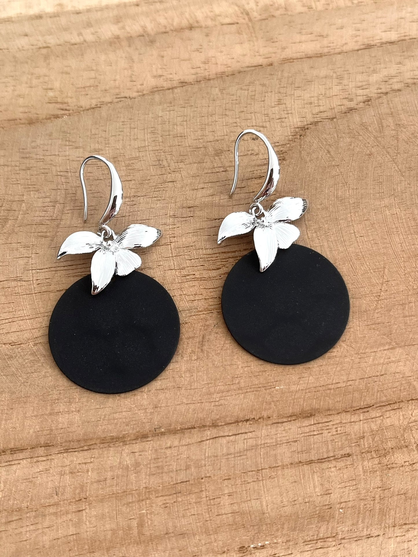 Boucles d'oreilles LORNA - Fleur d'orchidée Argenté et noir