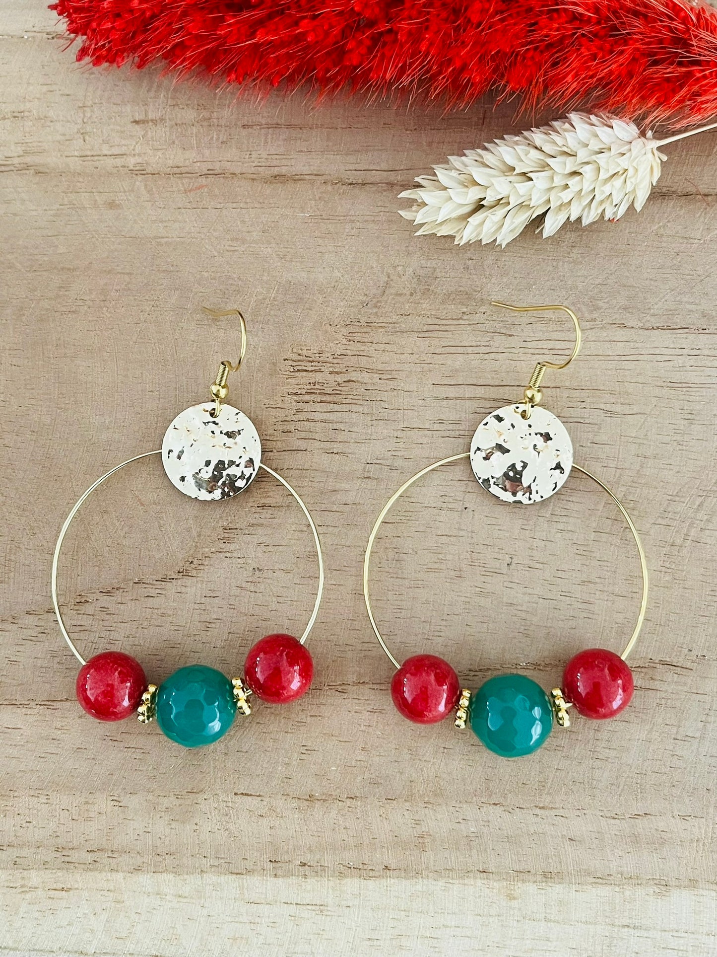 Créoles dorées PAULA - Perles de Jade vert et bordeaux