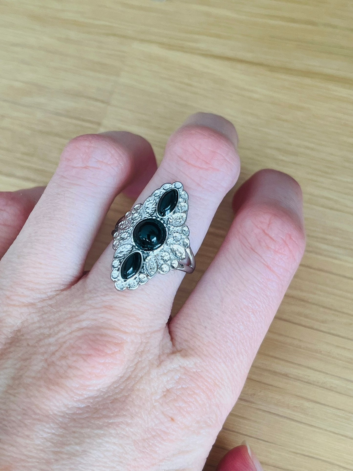 bague ethnique reglable en acier inoxydable et onyx noir