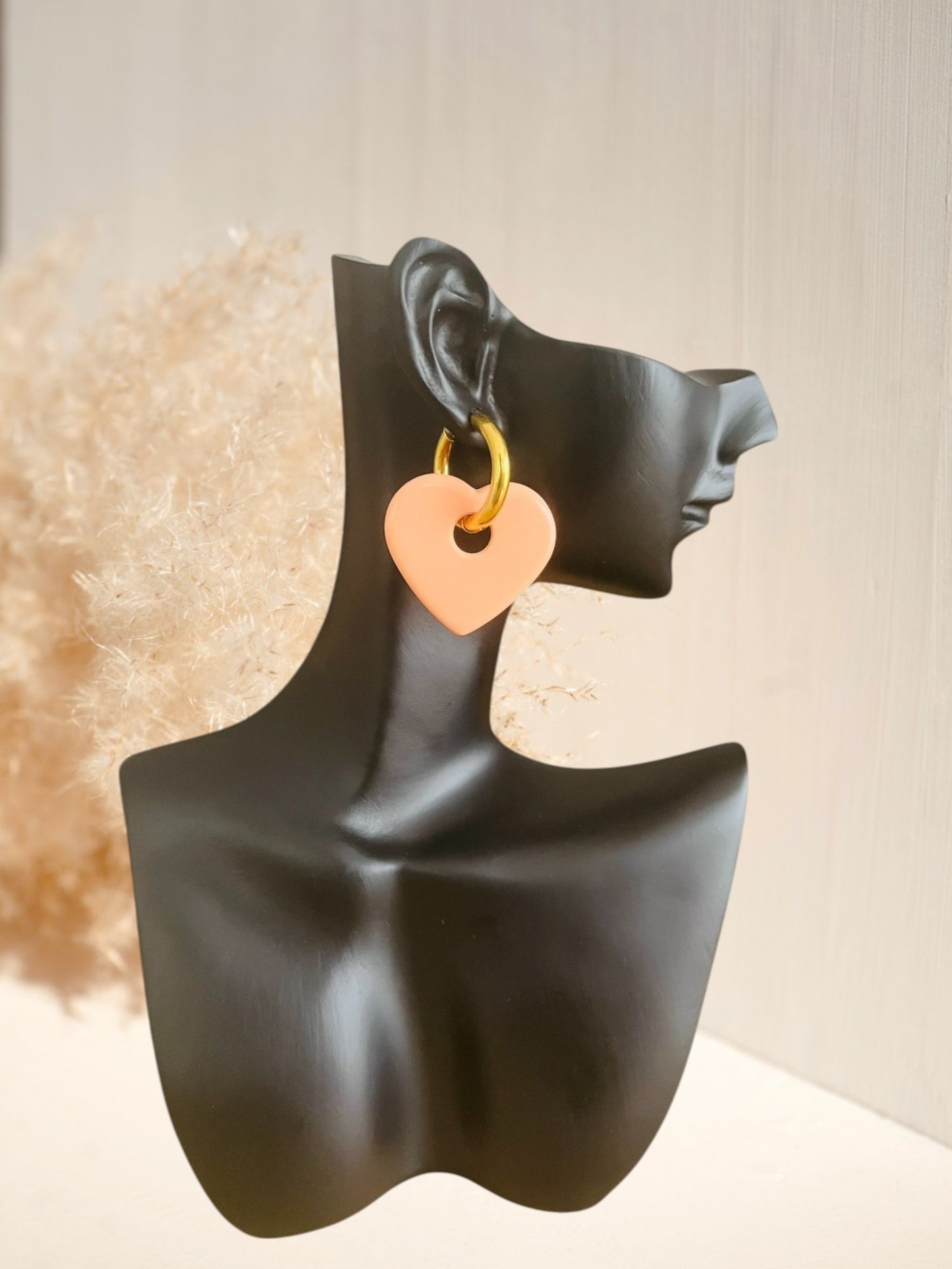 Boucles d'oreilles Créoles AMOR - acier inoxydable et coeur acrylique