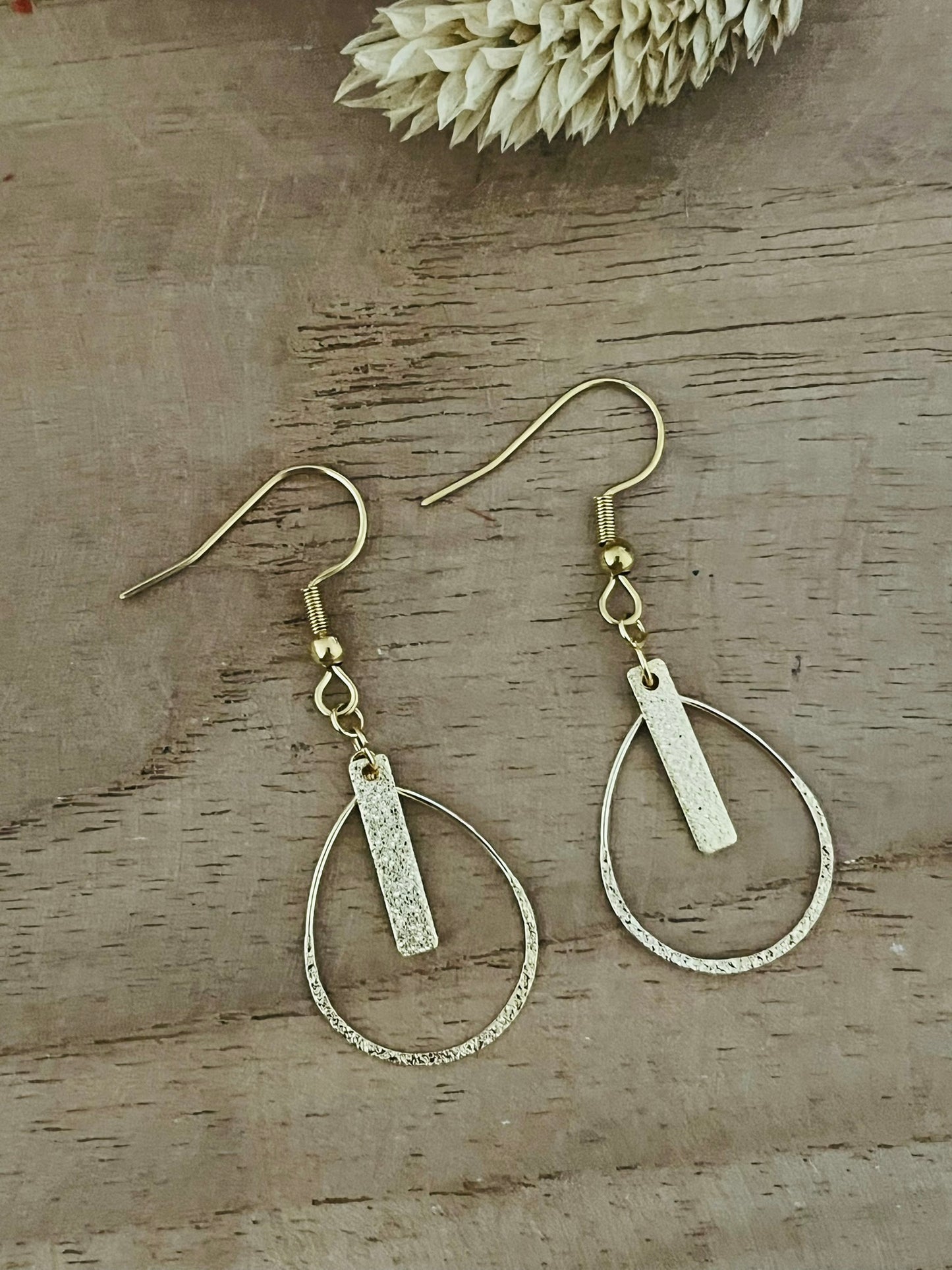 Boucles d'oreilles MARIE - goutte paillettes doré