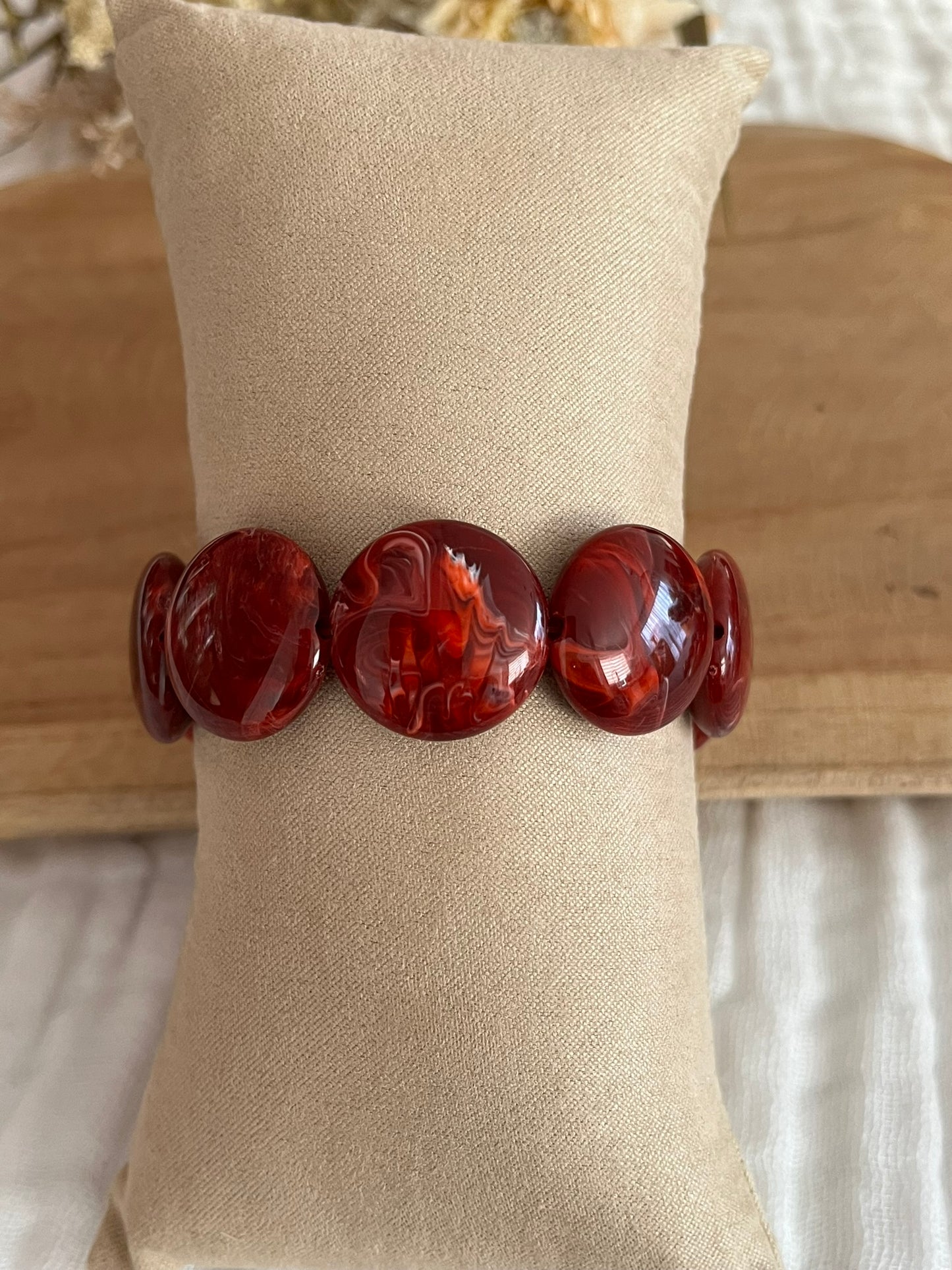 Bracelet fantaisie fait main.
Bracelet en perles palets acrylique monté sur élastique.
Bijou fantaisie fait main