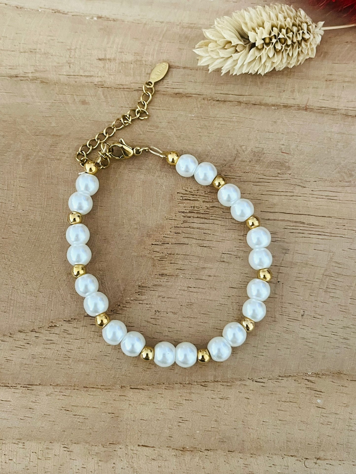Bracelet VICTOR - perles blanches nacrées