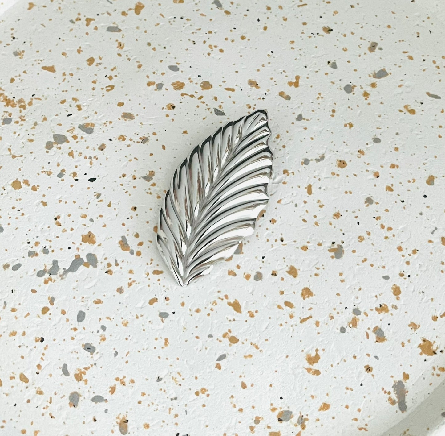 Broche Feuille en acier inoxydable