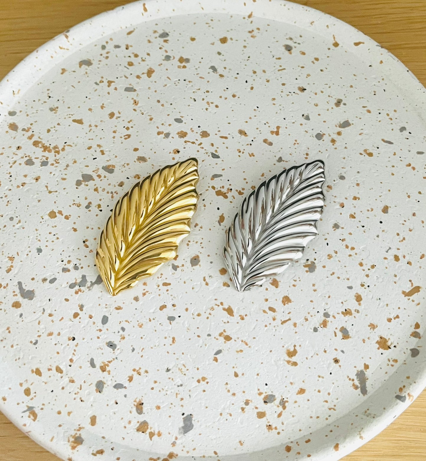 Broche Feuille en acier inoxydable