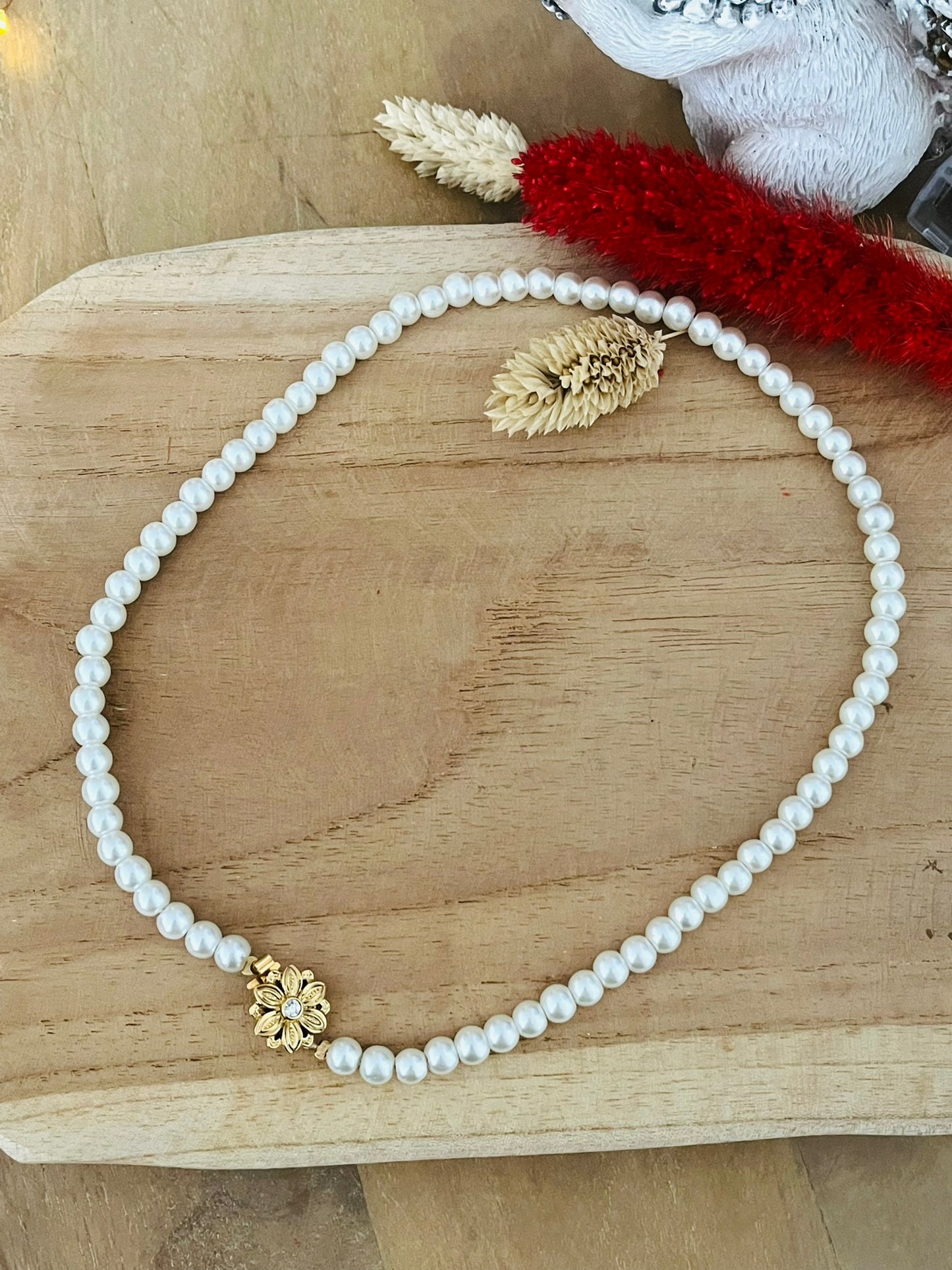 Collier VICTOR - perles blanches nacrées