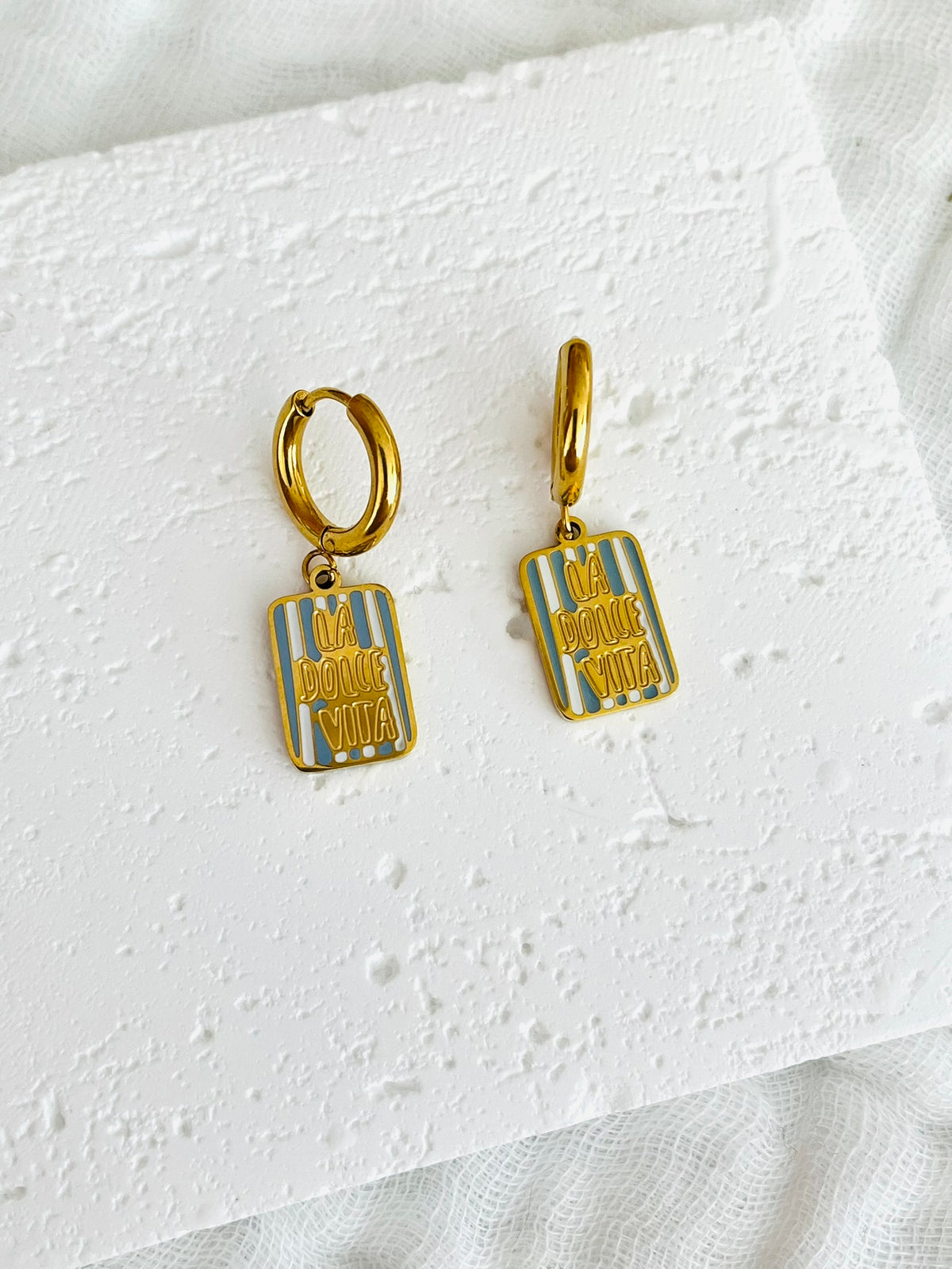 Boucles d'oreilles créoles DOLCE VITA - doré et rayures gris et blanc