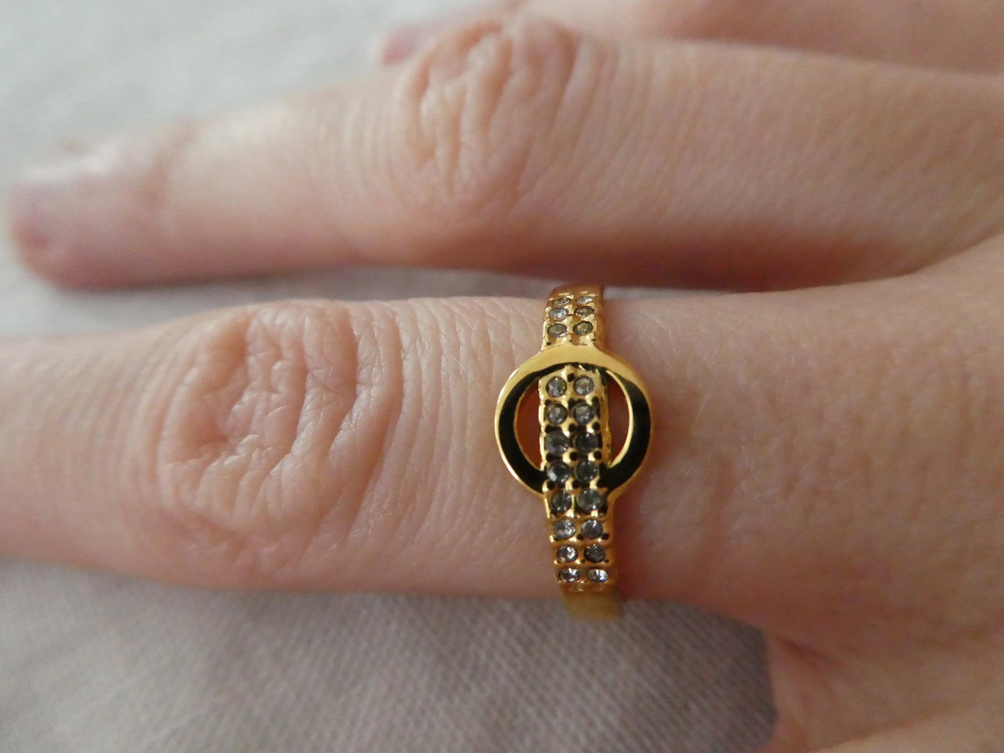 Bague acier doré et strass