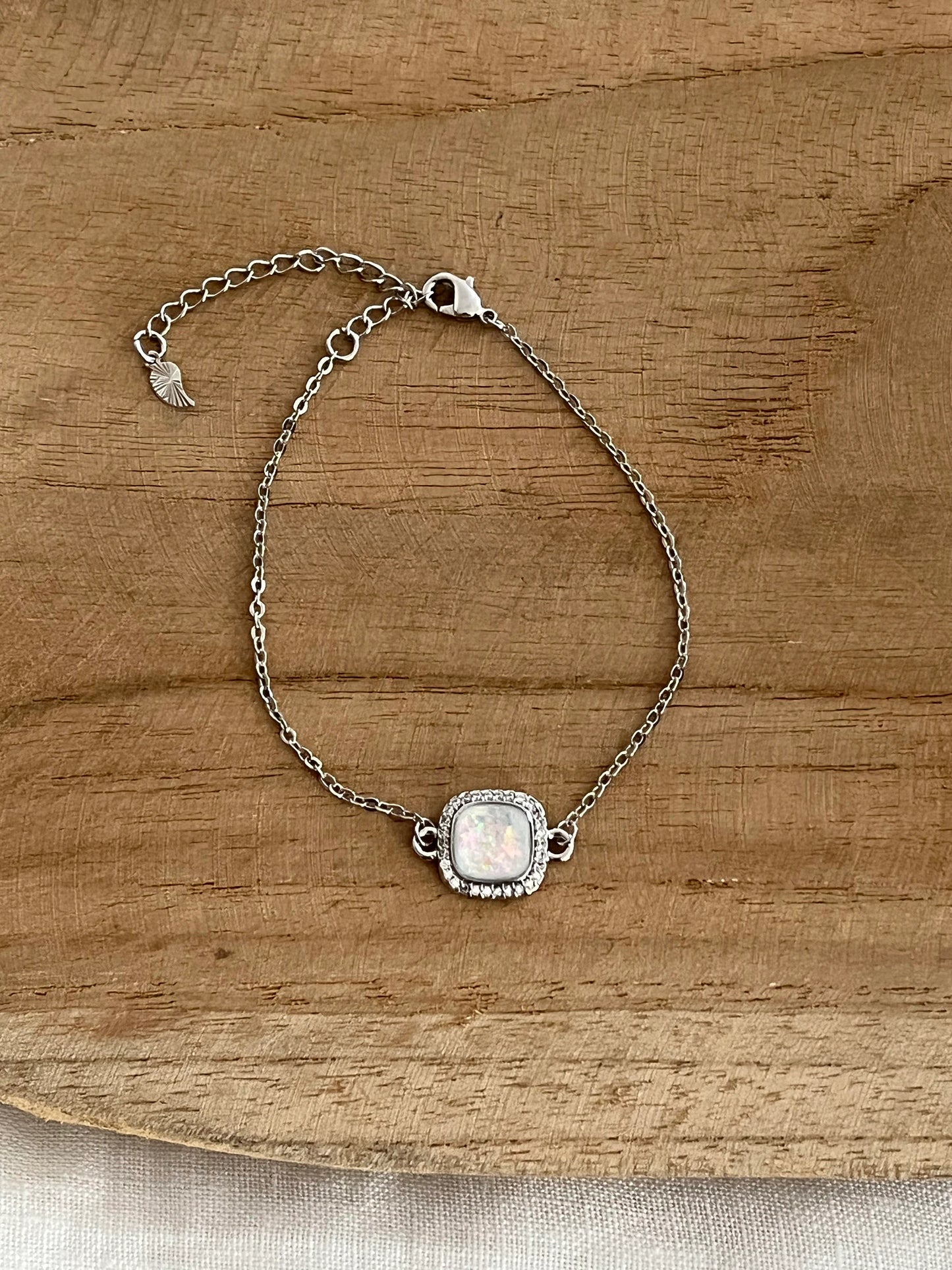 Bracelet ZACK - argent rhodié, carré en strass et résine blanc nacré