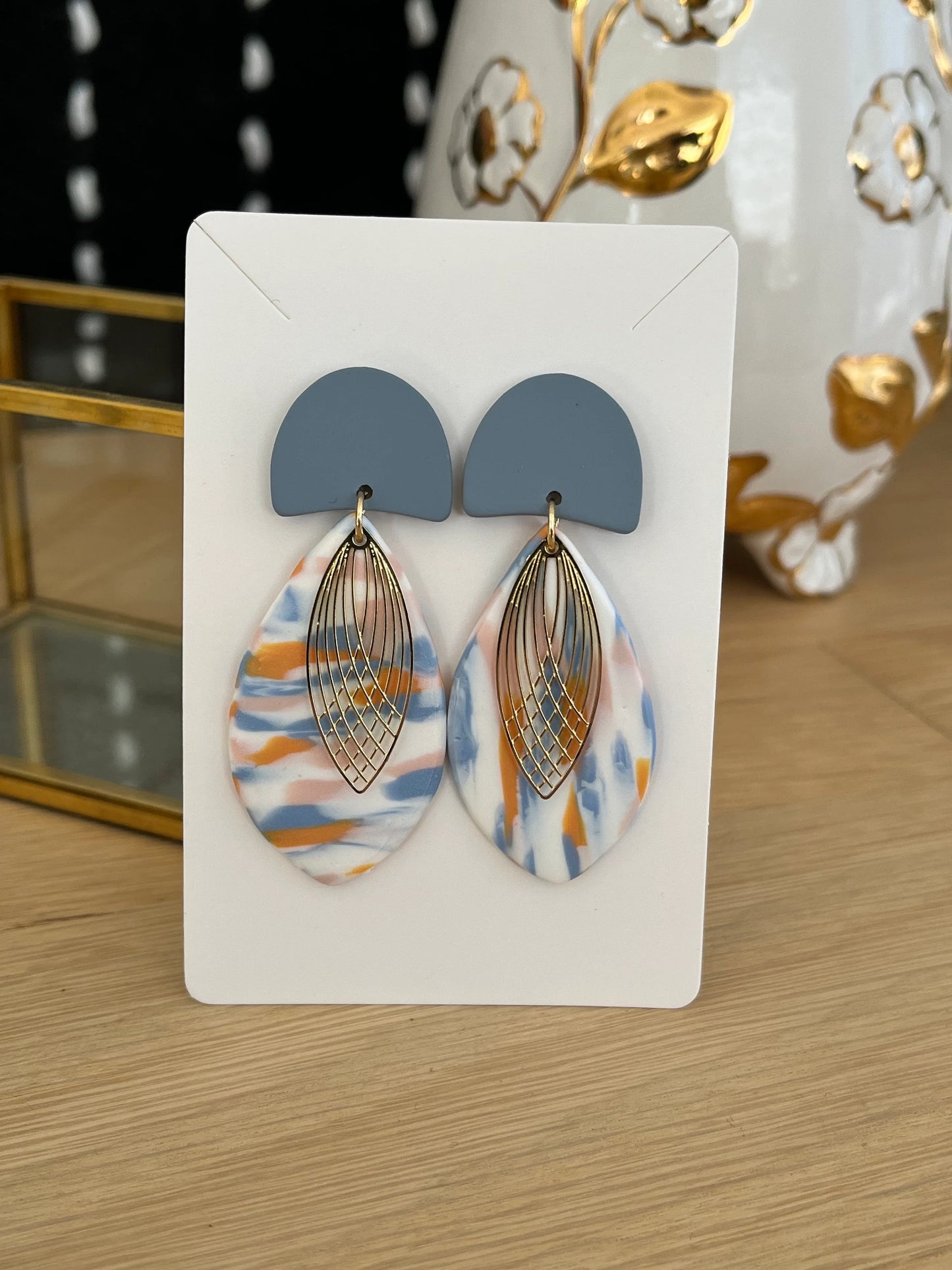 Boucles d’oreilles SANDY - argile polymère bleu - estampe filigranée doré