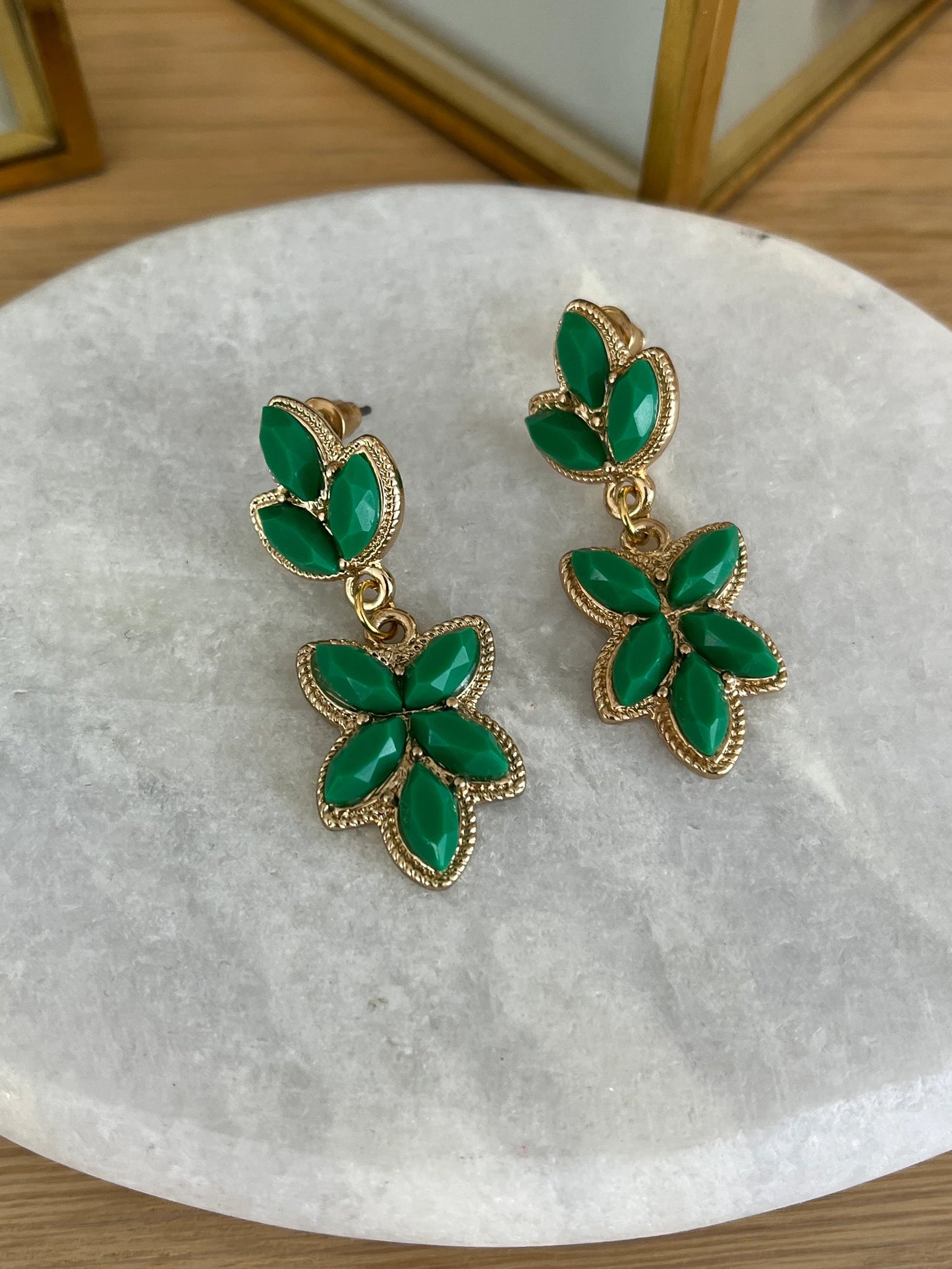 Boucles d’oreilles ELINA - feuille vert et doré