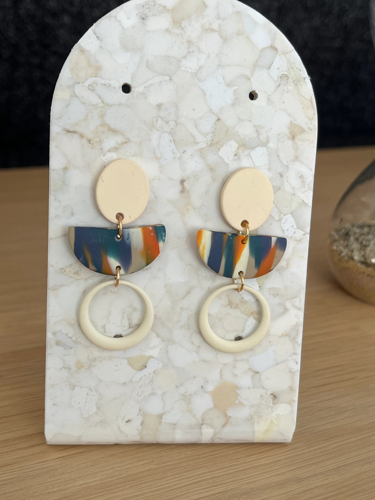 Boucles d’oreille VICKY - argile polymère écru et bleu