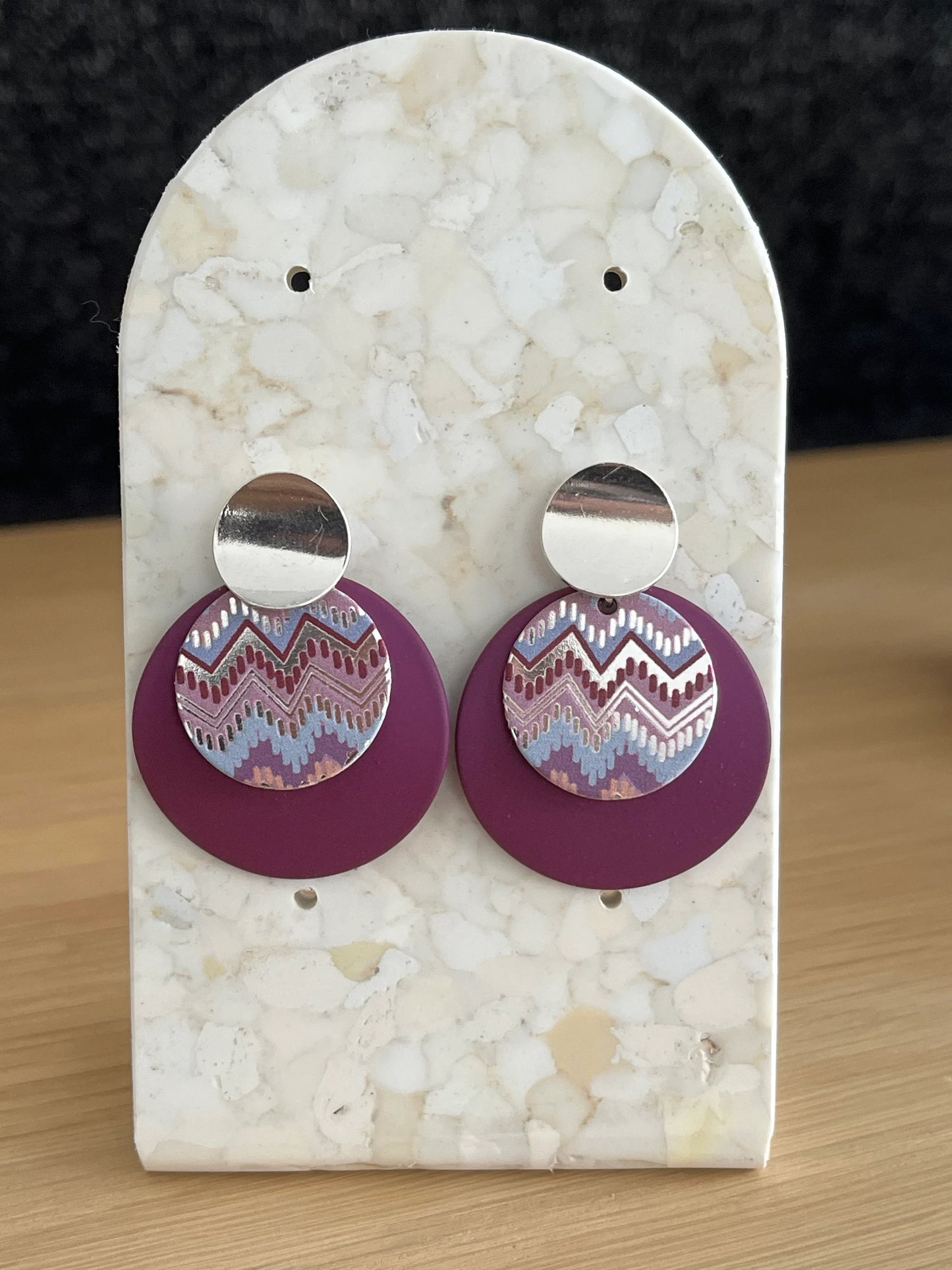 Boucles d’oreilles LIVIA - argenté et violet, imprimé aztèque