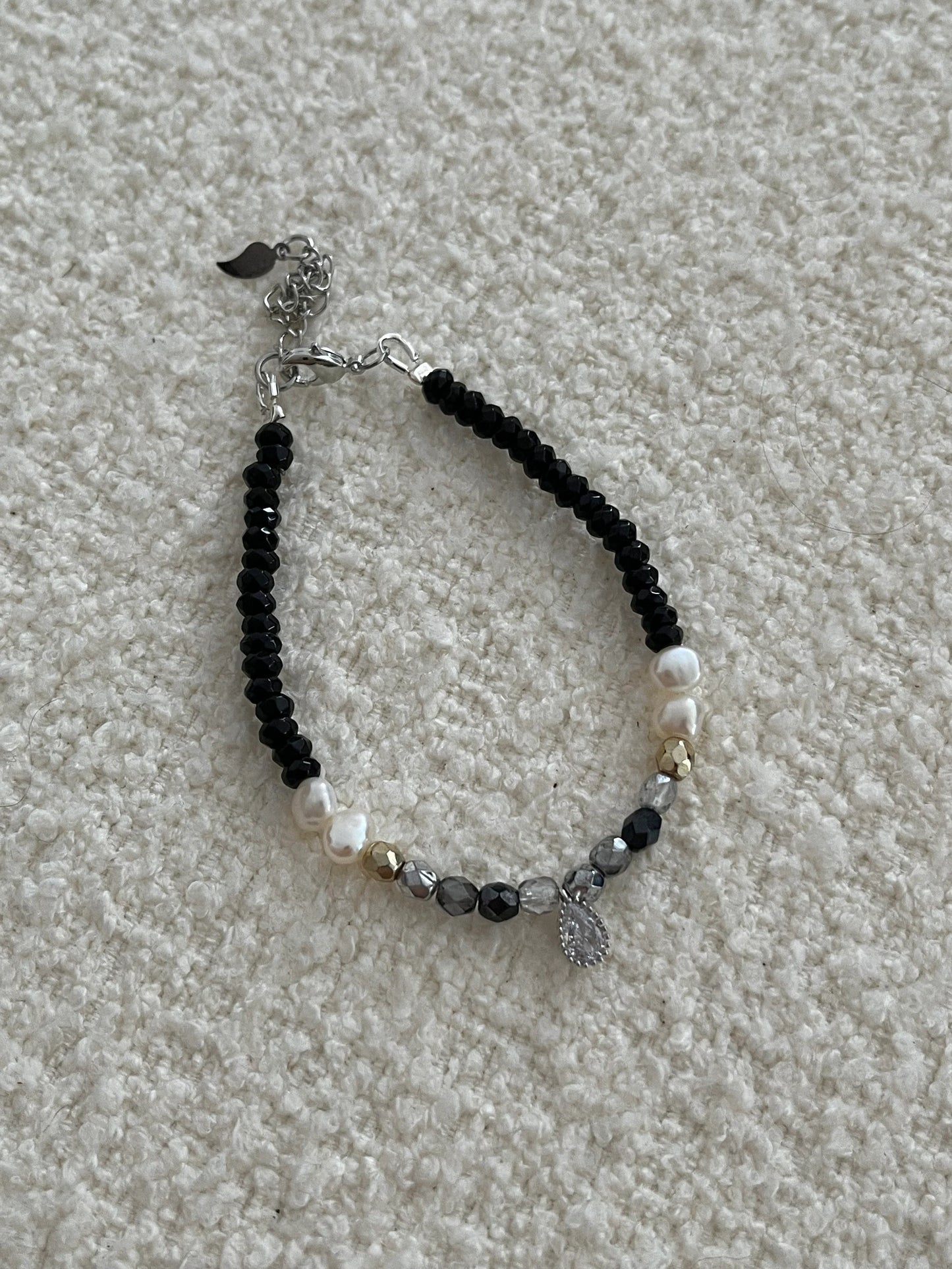 Bracelet OLIVER - perles de jade noir, perles d’eau douce, goutte zirconium