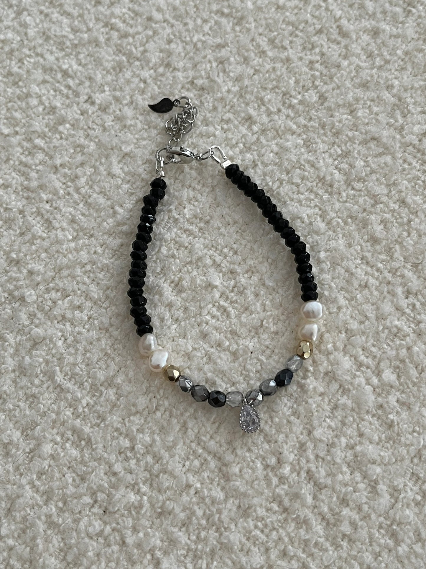 Bracelet OLIVER - perles de jade noir, perles d’eau douce, goutte zirconium