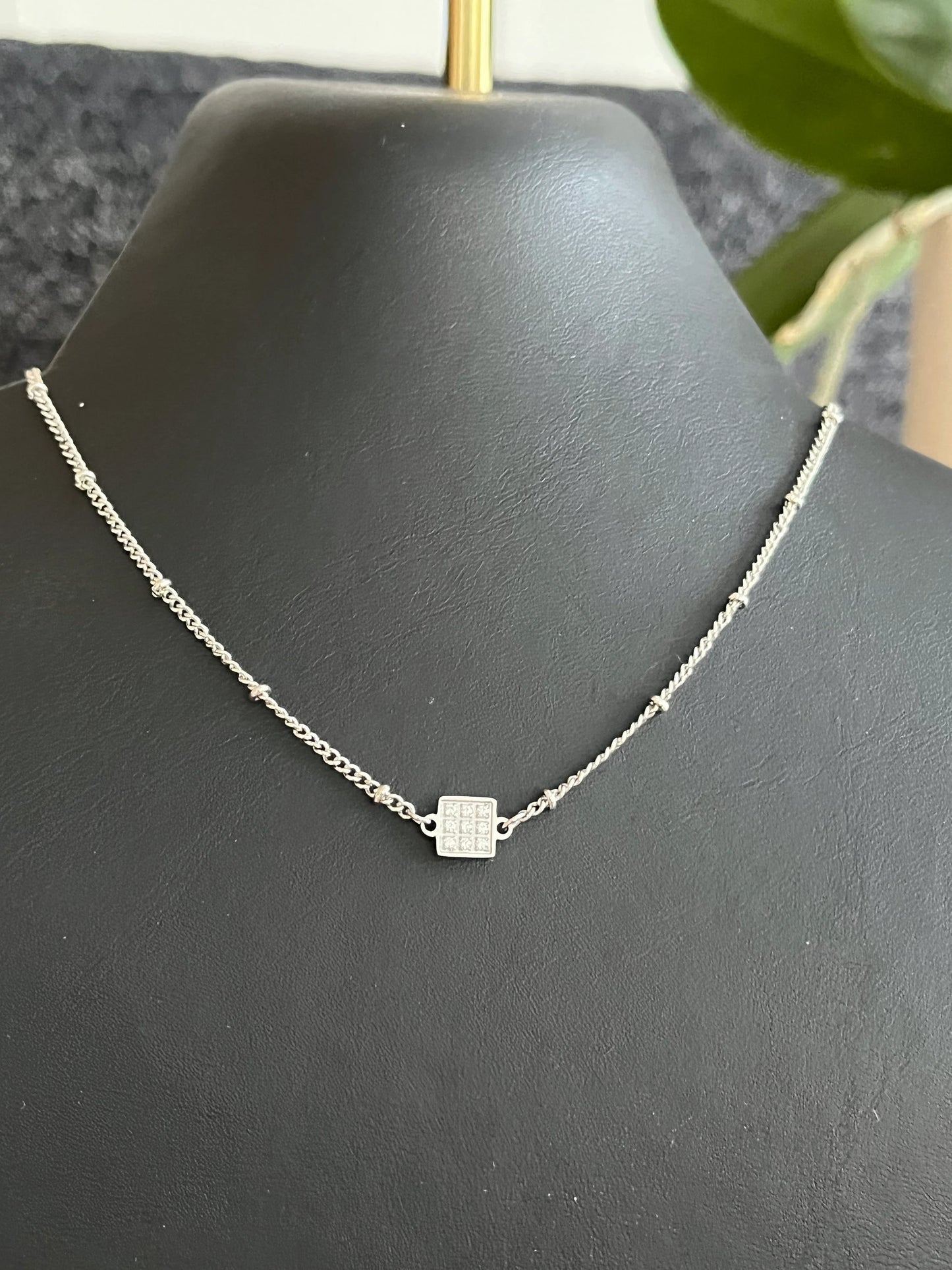 Collier court LIAM - acier inoxydable et zircons cristal