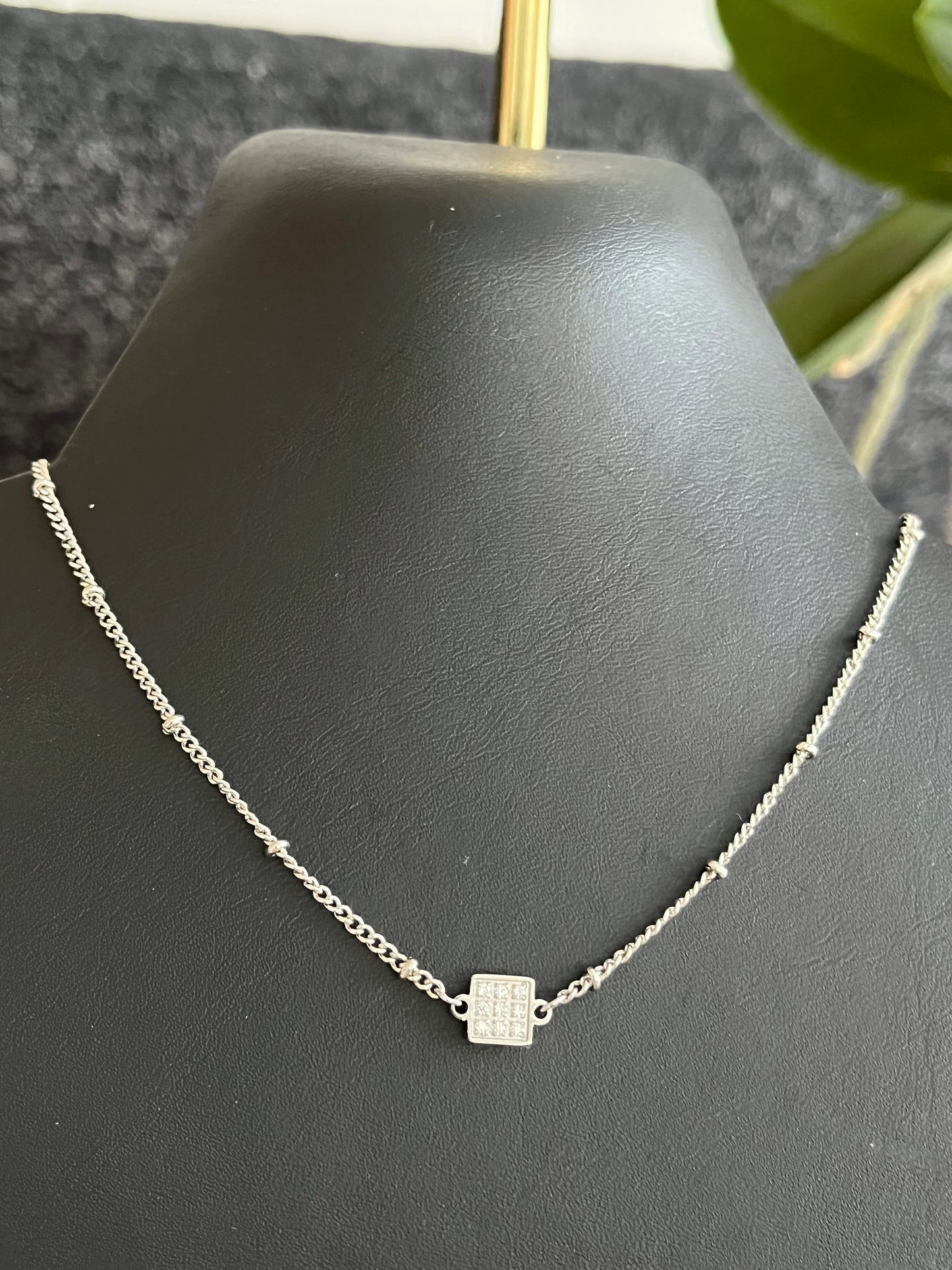 Collier court LIAM - acier inoxydable et zircons cristal