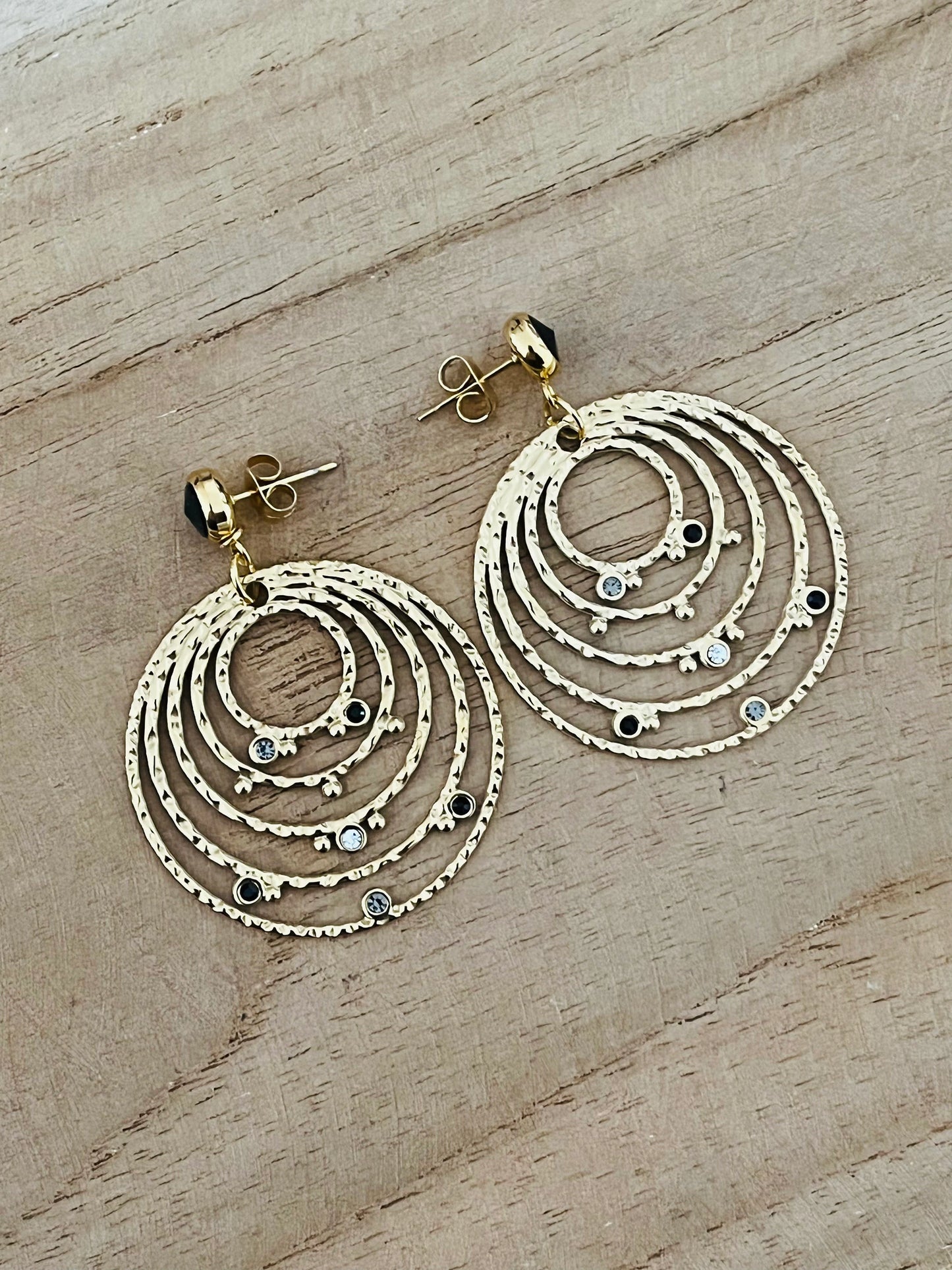 Boucles d’oreilles CELINE - acier inoxydable doré, strass noir et cristal