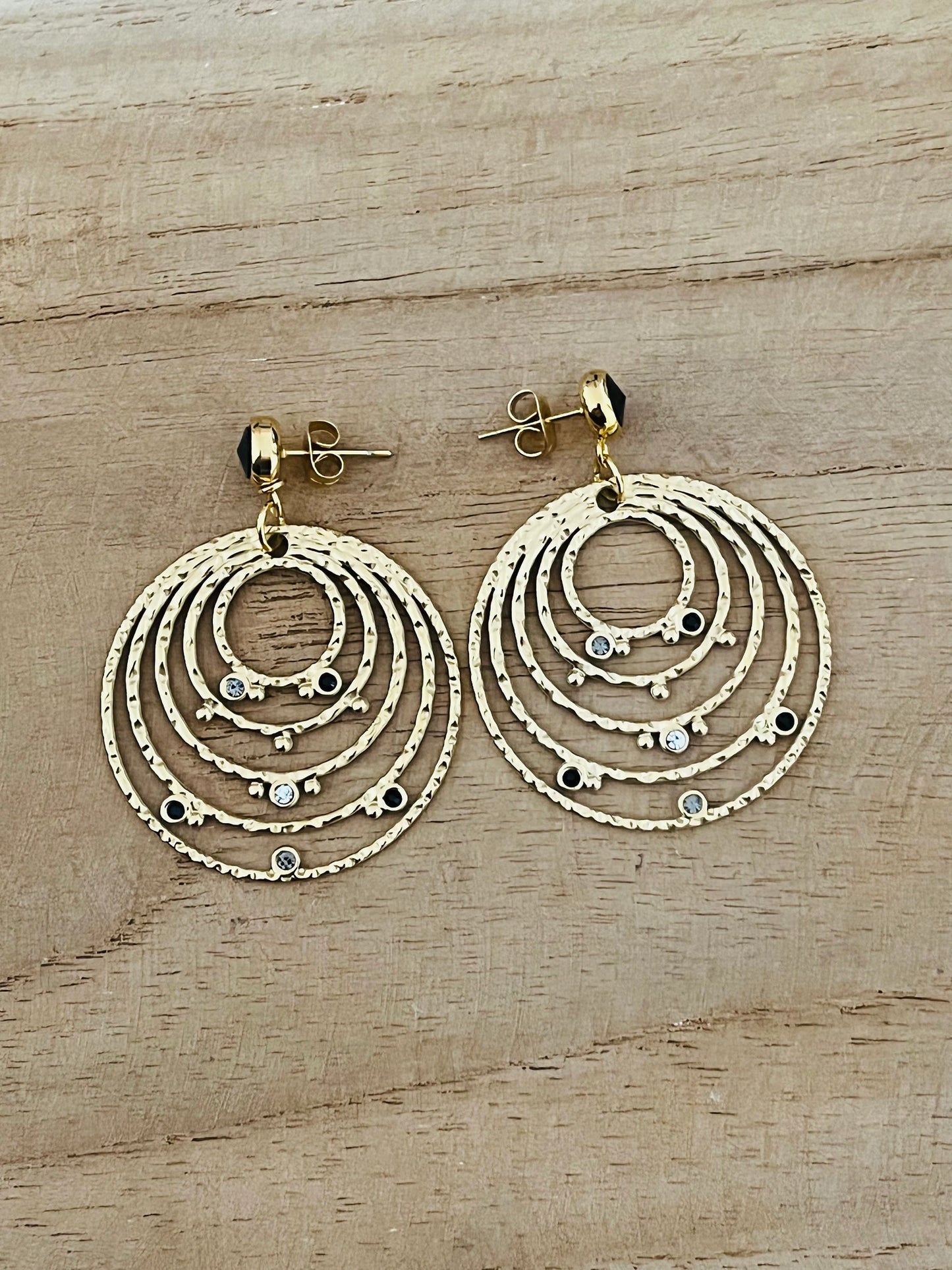 Boucles d’oreilles CELINE - acier inoxydable doré, strass noir et cristal