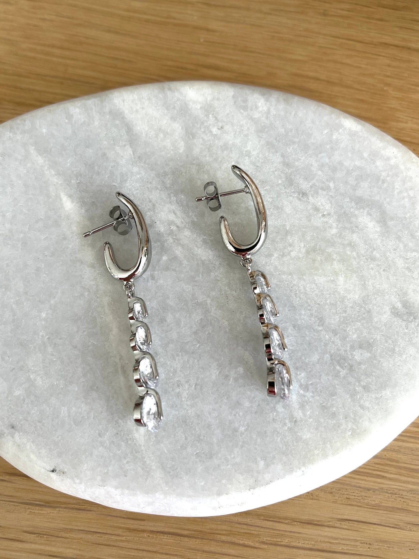 Boucles d’oreilles NOA - argenté et strass en verre cristal
