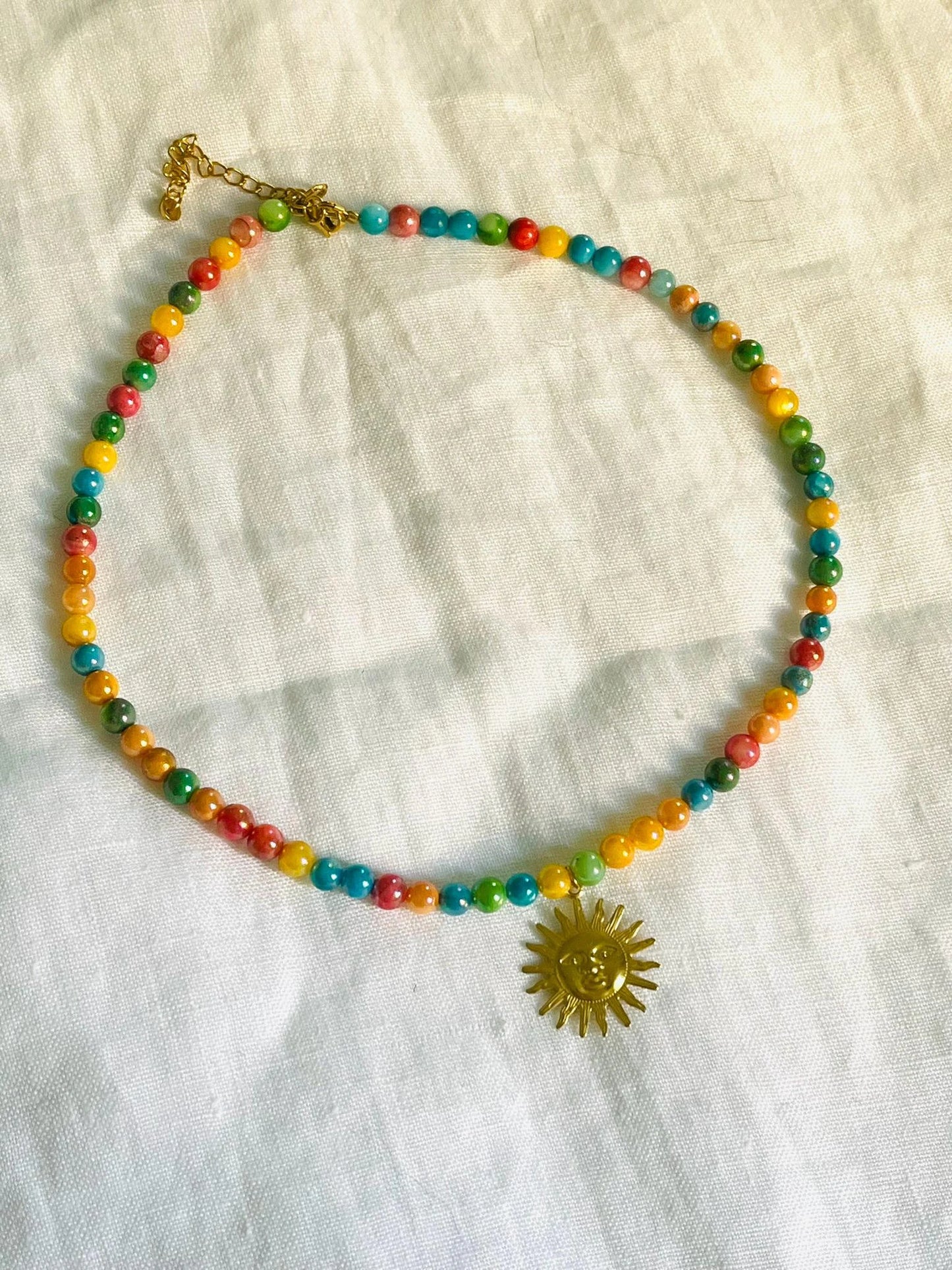 Collier SOLEIL - perles de coquillage Multicolore