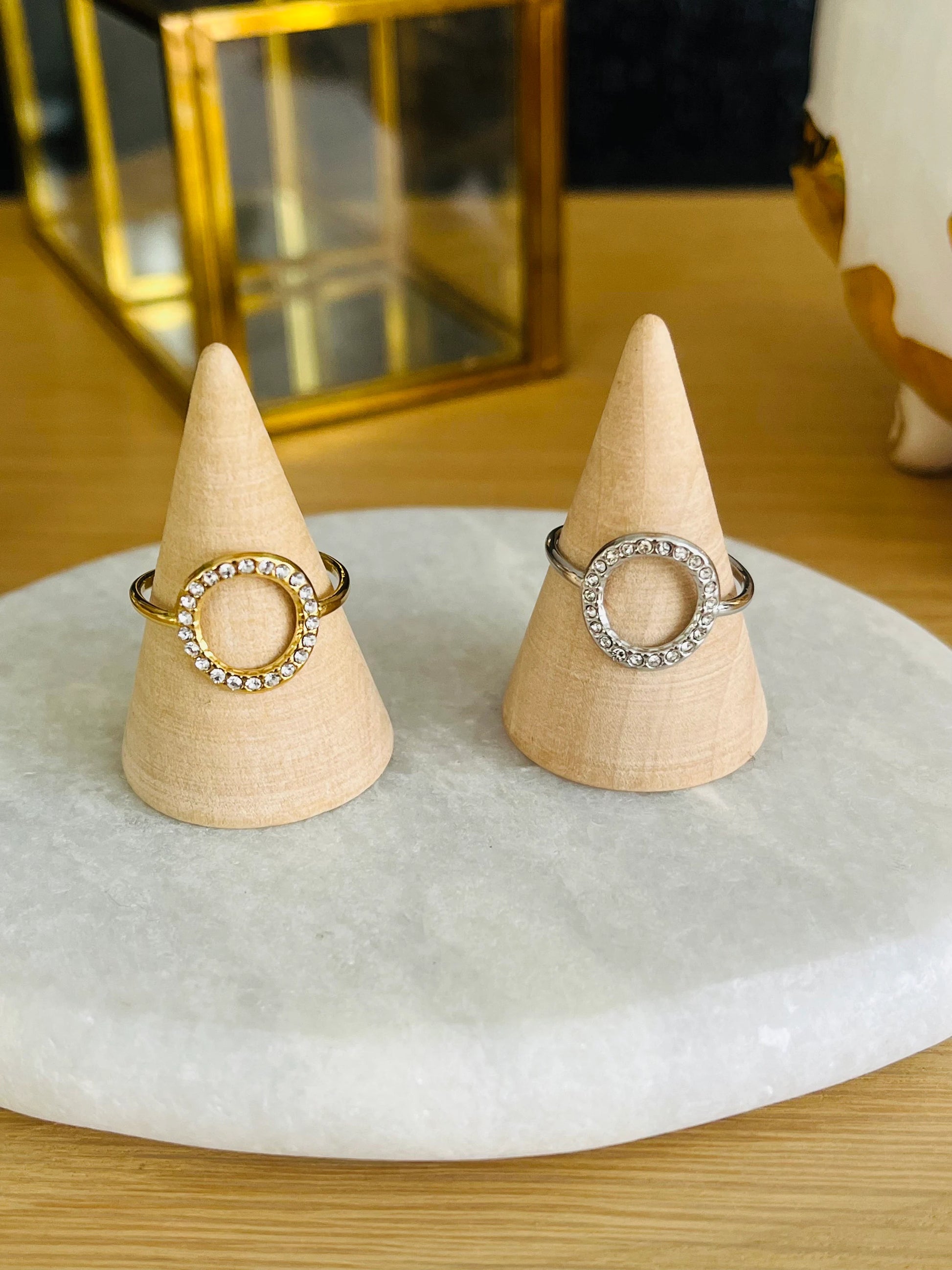 Bague réglable ronde en acier inoxydable et strass