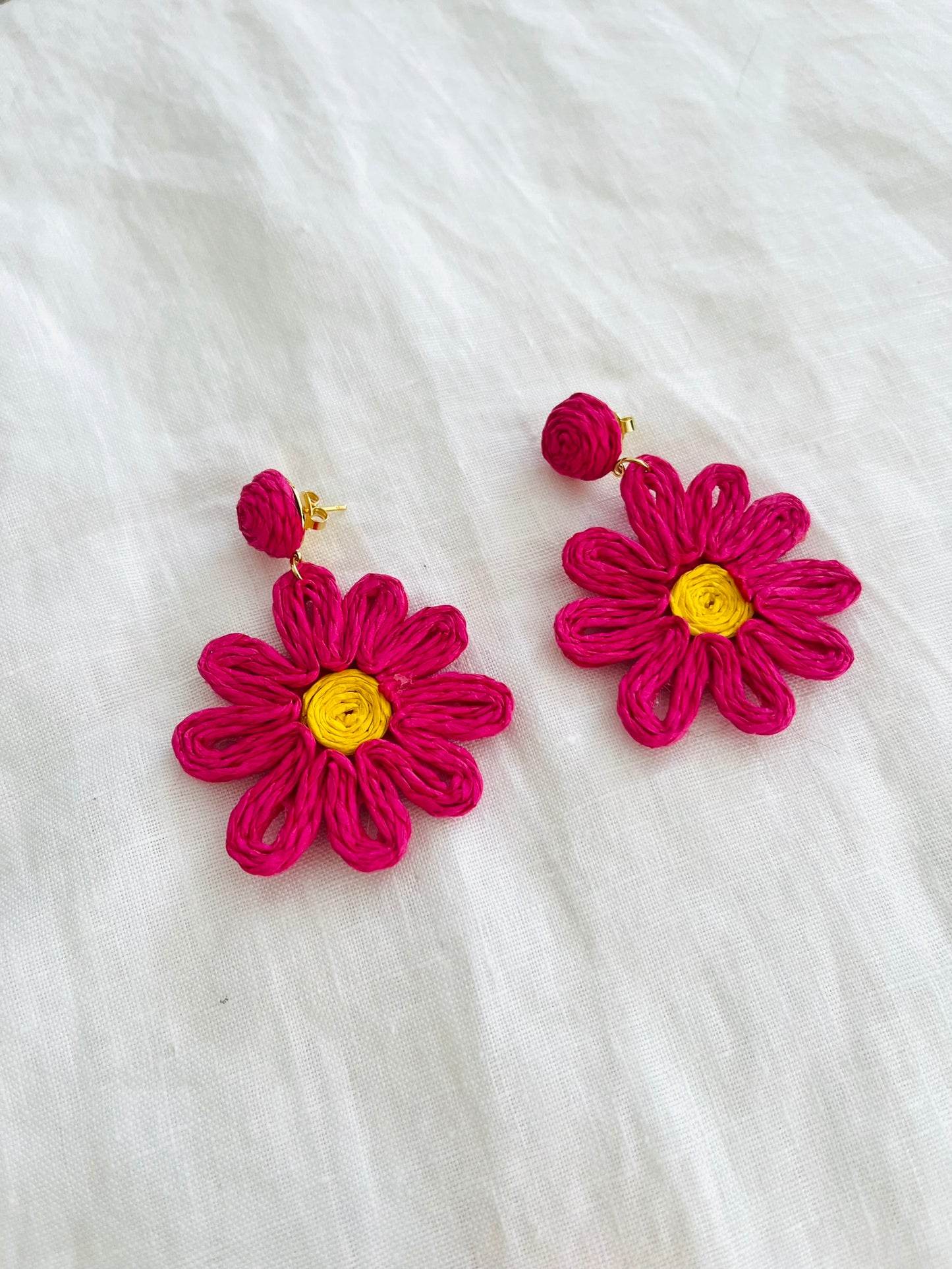Boucles d'oreilles LILOU - Marguerite en raphia
