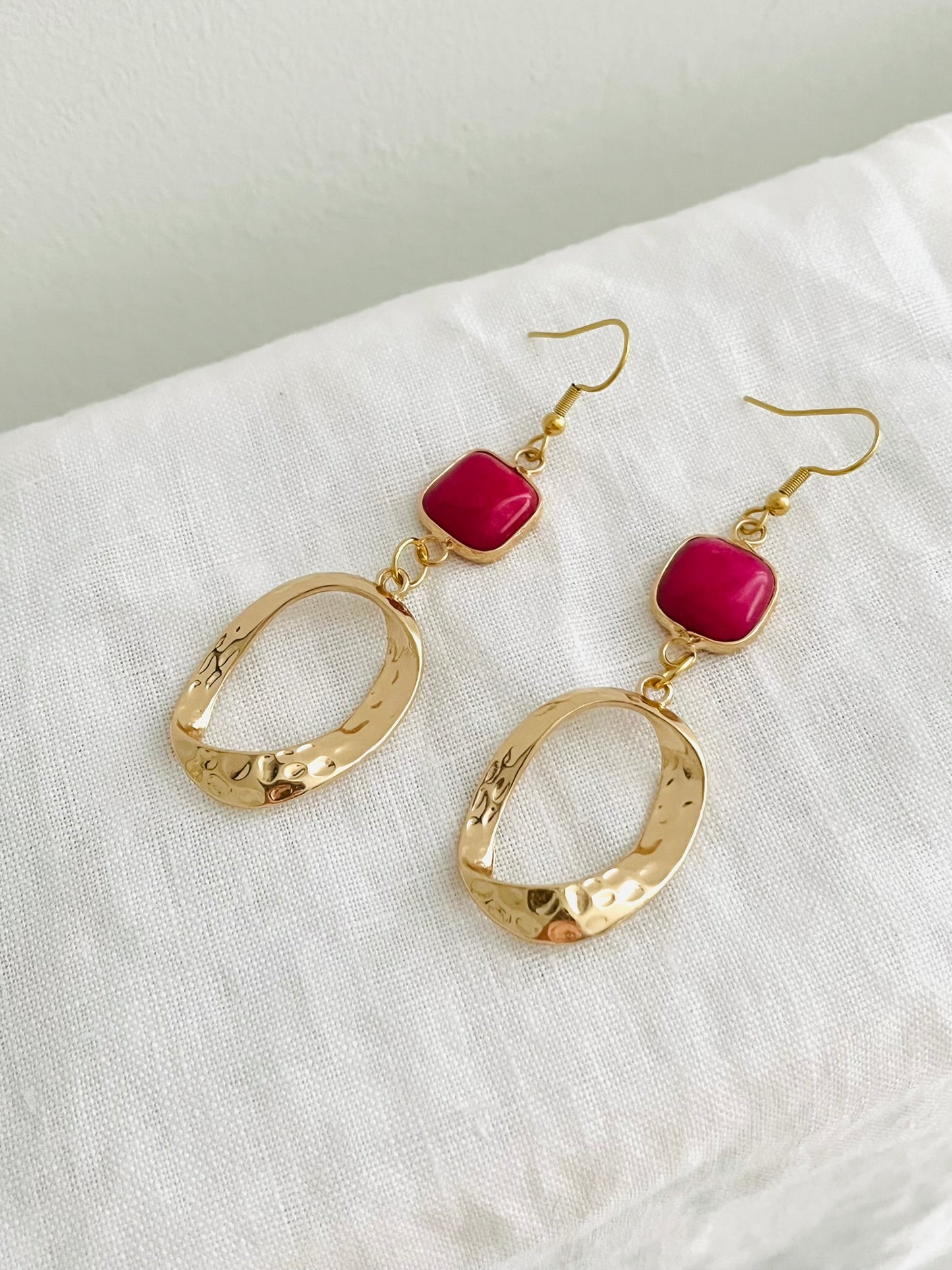 Boucles d'oreilles ethniques NADIA - doré et fuschia