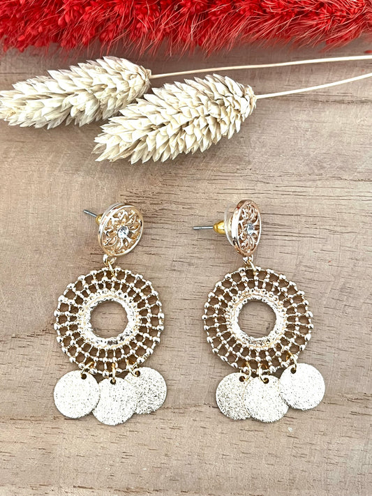 Boucles d'oreilles bohèmes DALIA - doré et pampilles pailletées