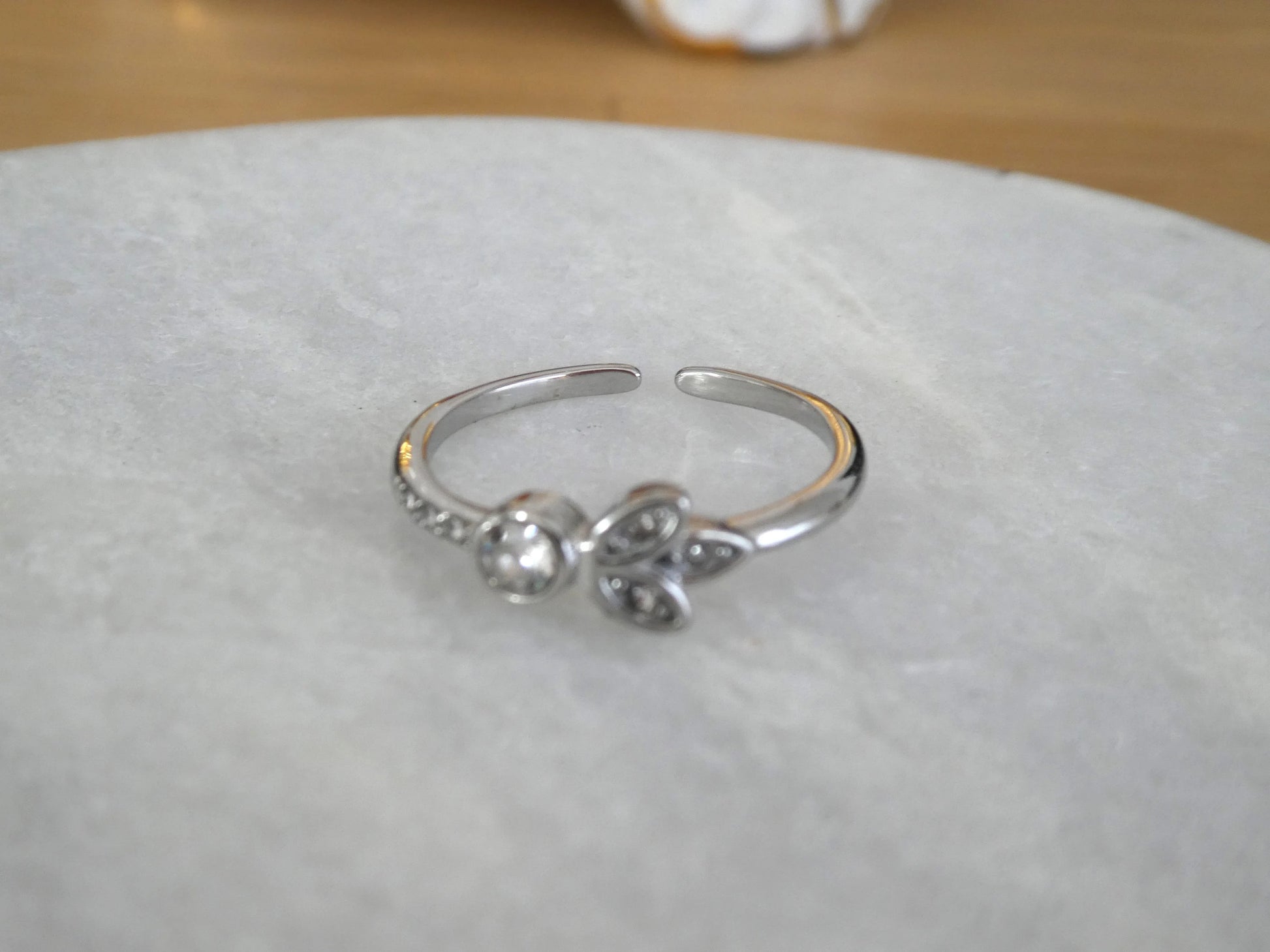 Bague femme réglable en acier inoxydable avec strass