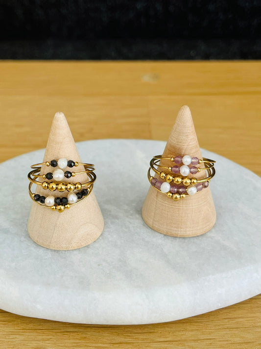 Bague réglable multi rangs femme en acier inoxydable doré et pierre naturelle.