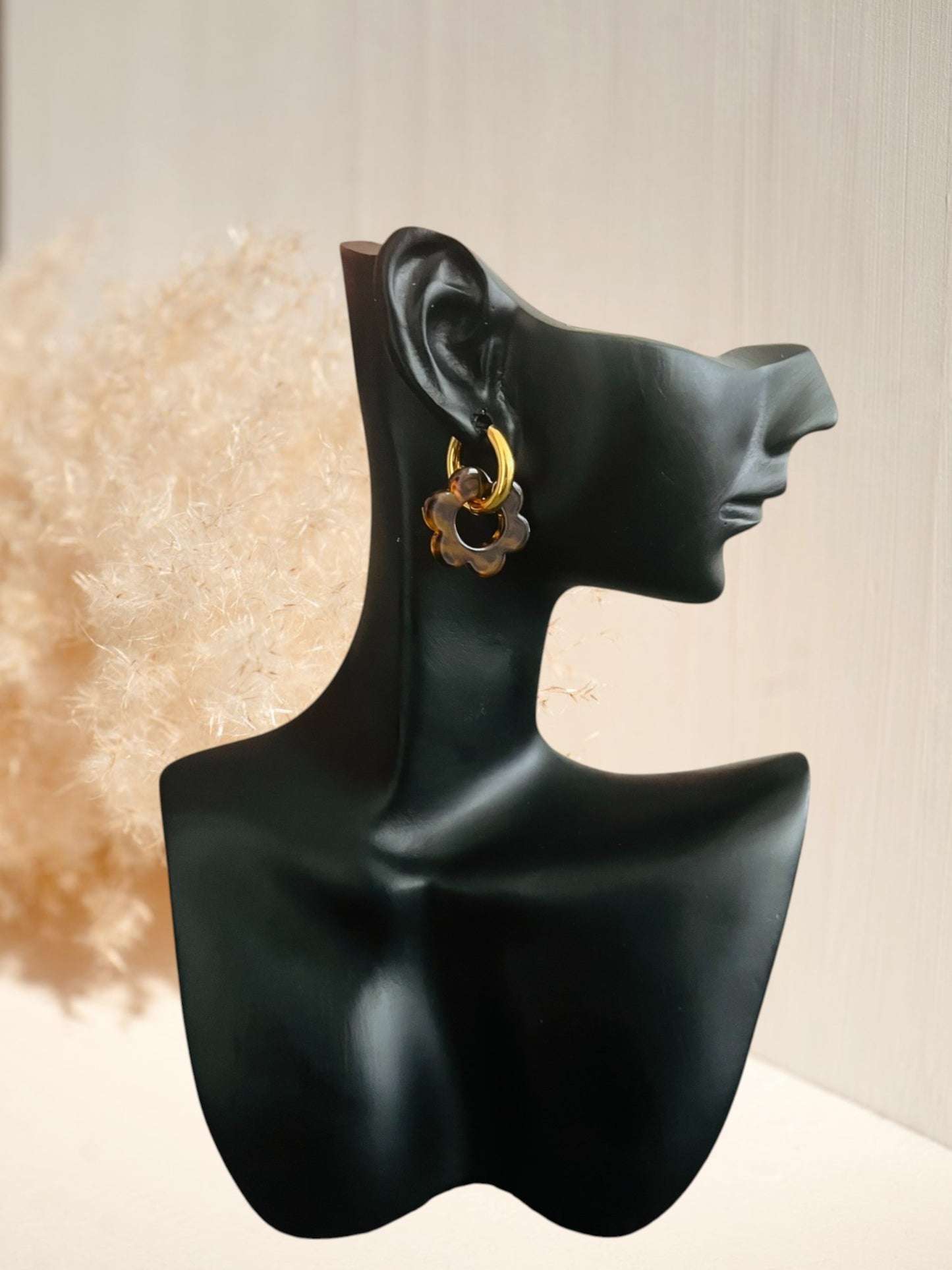 boucles d'oreilles creoles en acier inoxydable doré et fleur en acrylique motif léopard