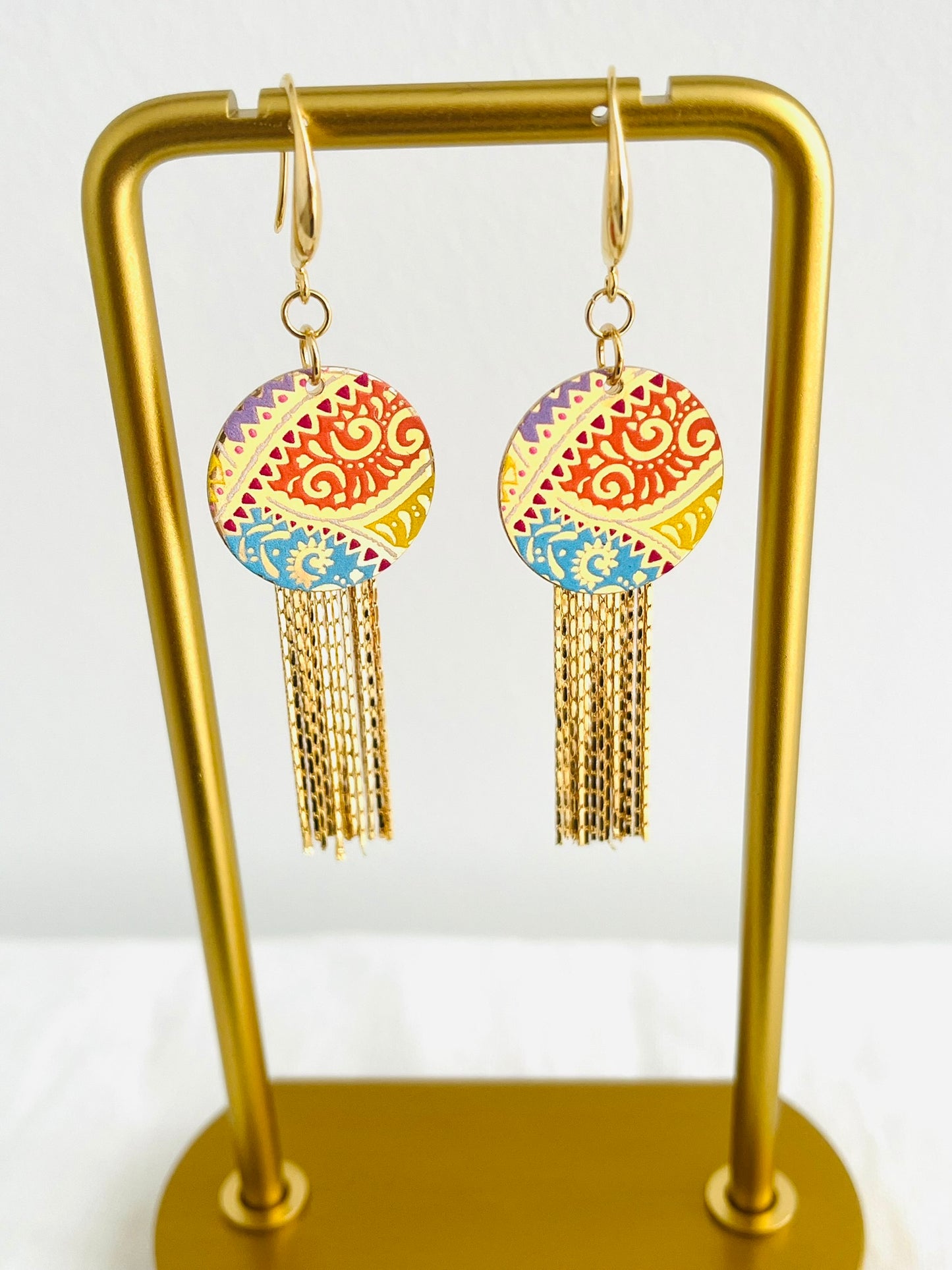 Boucles d'oreilles KIRA - franges Or 24K, Sequin arabesque multicolore