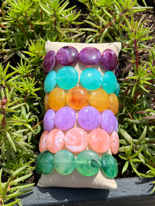 Bracelet fantaisie fait main.
Bracelet en perles palets acrylique monté sur élastique.
Bijou fantaisie fait main