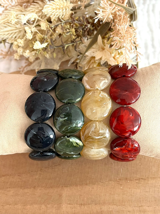 Bracelet fantaisie fait main.
Bracelet en perles palets acrylique monté sur élastique.
Bijou fantaisie fait main