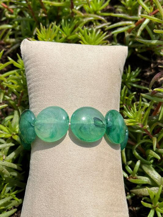 Bracelet fantaisie fait main.
Bracelet en perles palets acrylique monté sur élastique.
Bijou fantaisie fait main