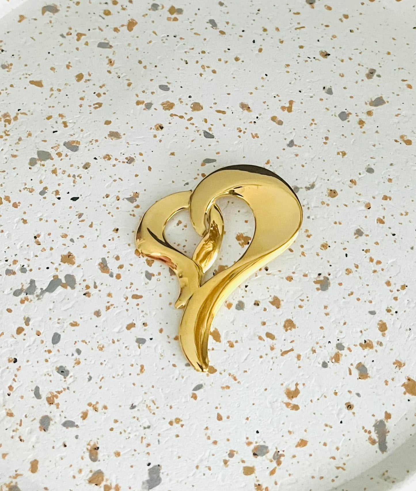 Broche Grand Coeur asymétrique en acier inoxydable