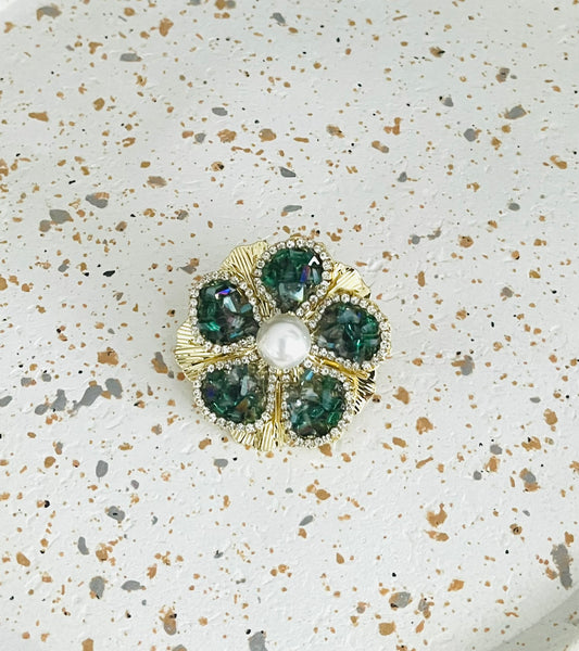 Broche fantaisie Fleur doré, vert et blanc nacré