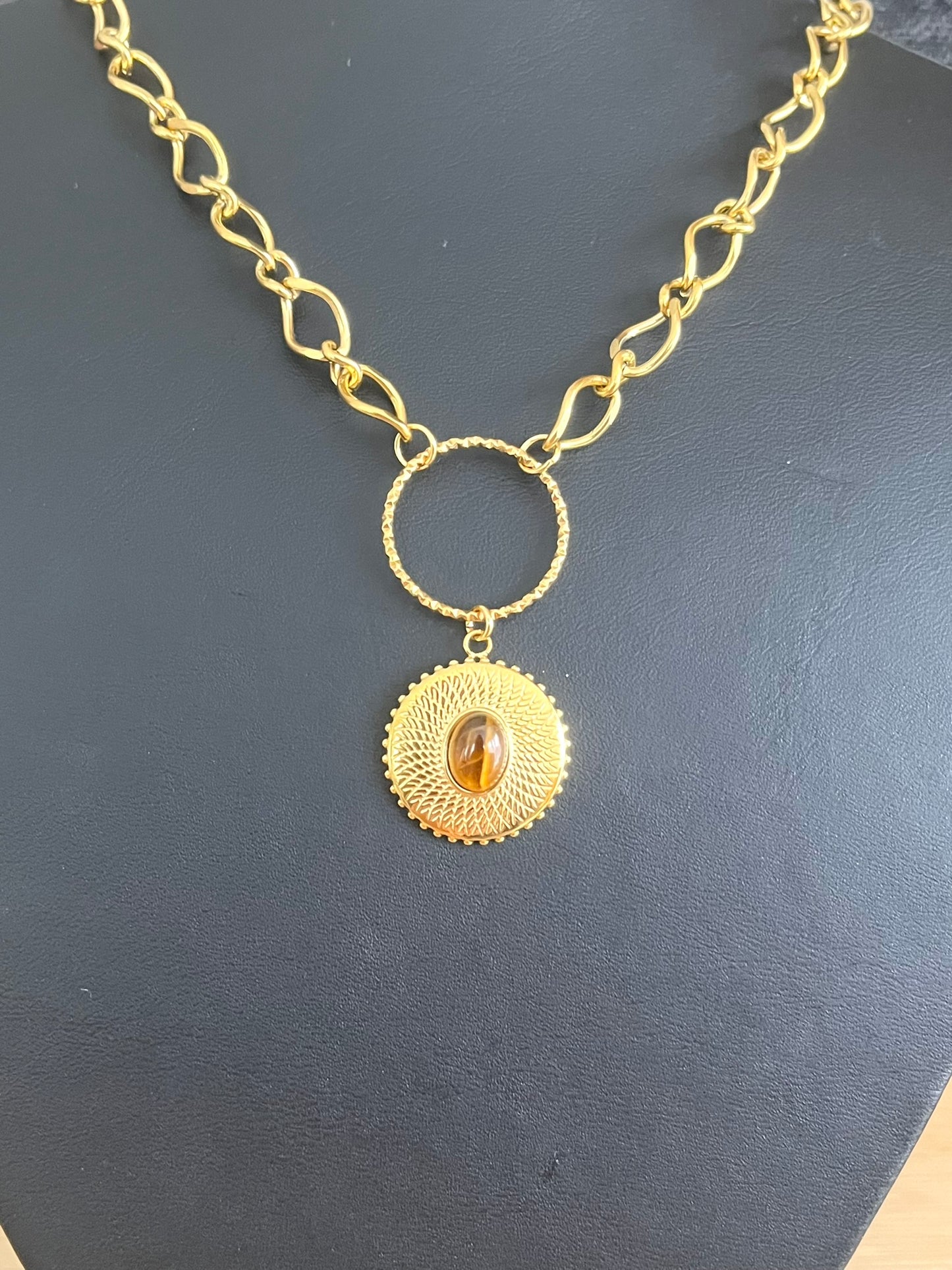 Collier ENZO - en acier doré et Oeil de tigre