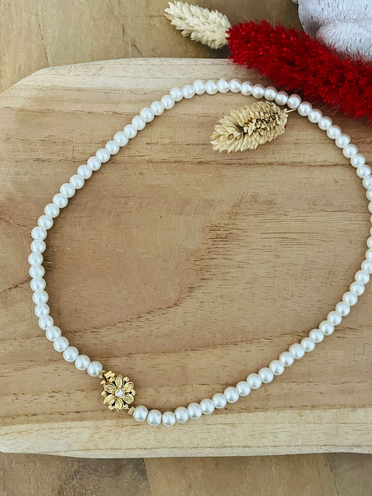 Collier VICTOR - perles blanches nacrées