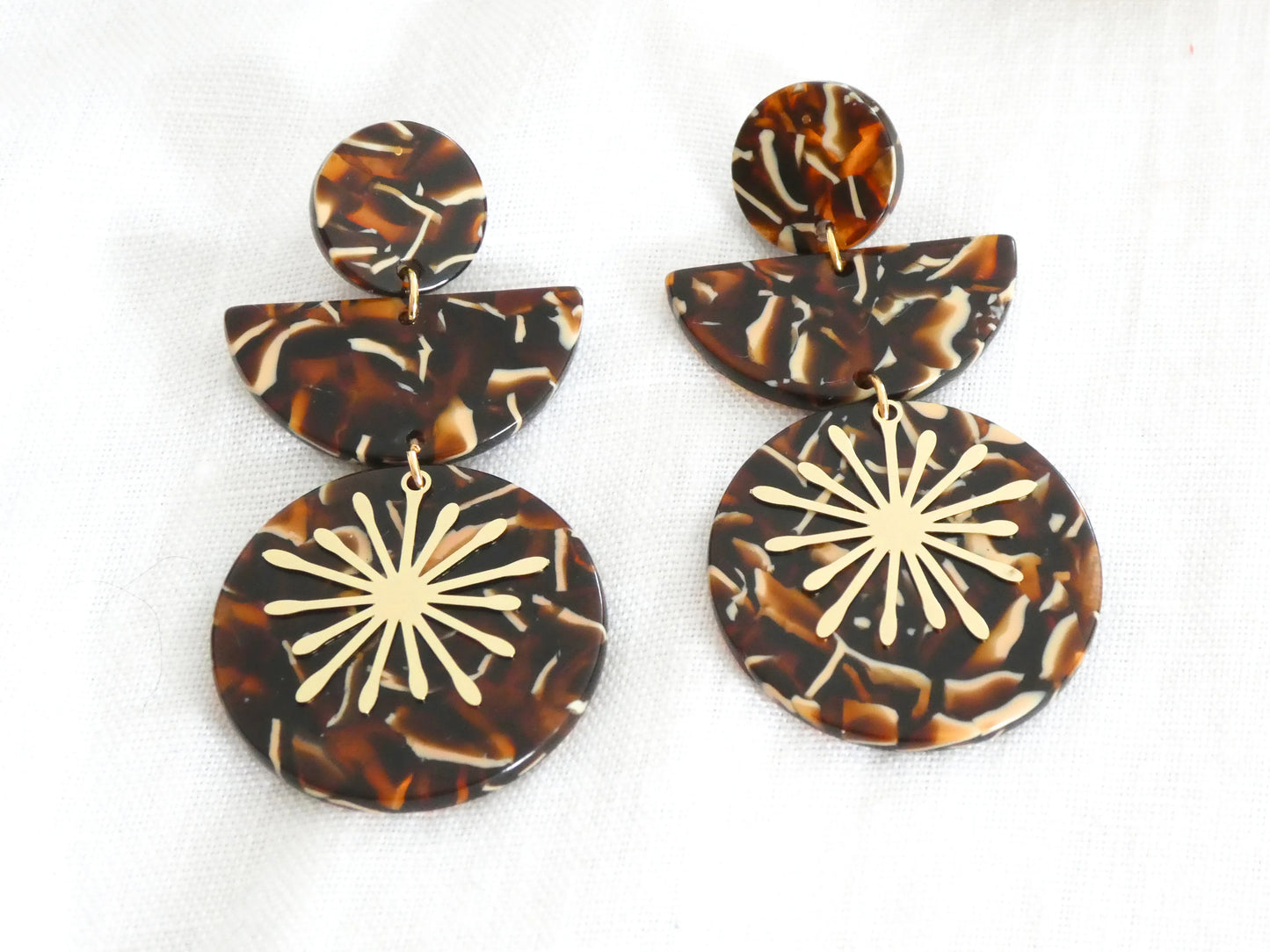 Boucles d'oreilles MANON - géométriques en acétate marron marbré et doré