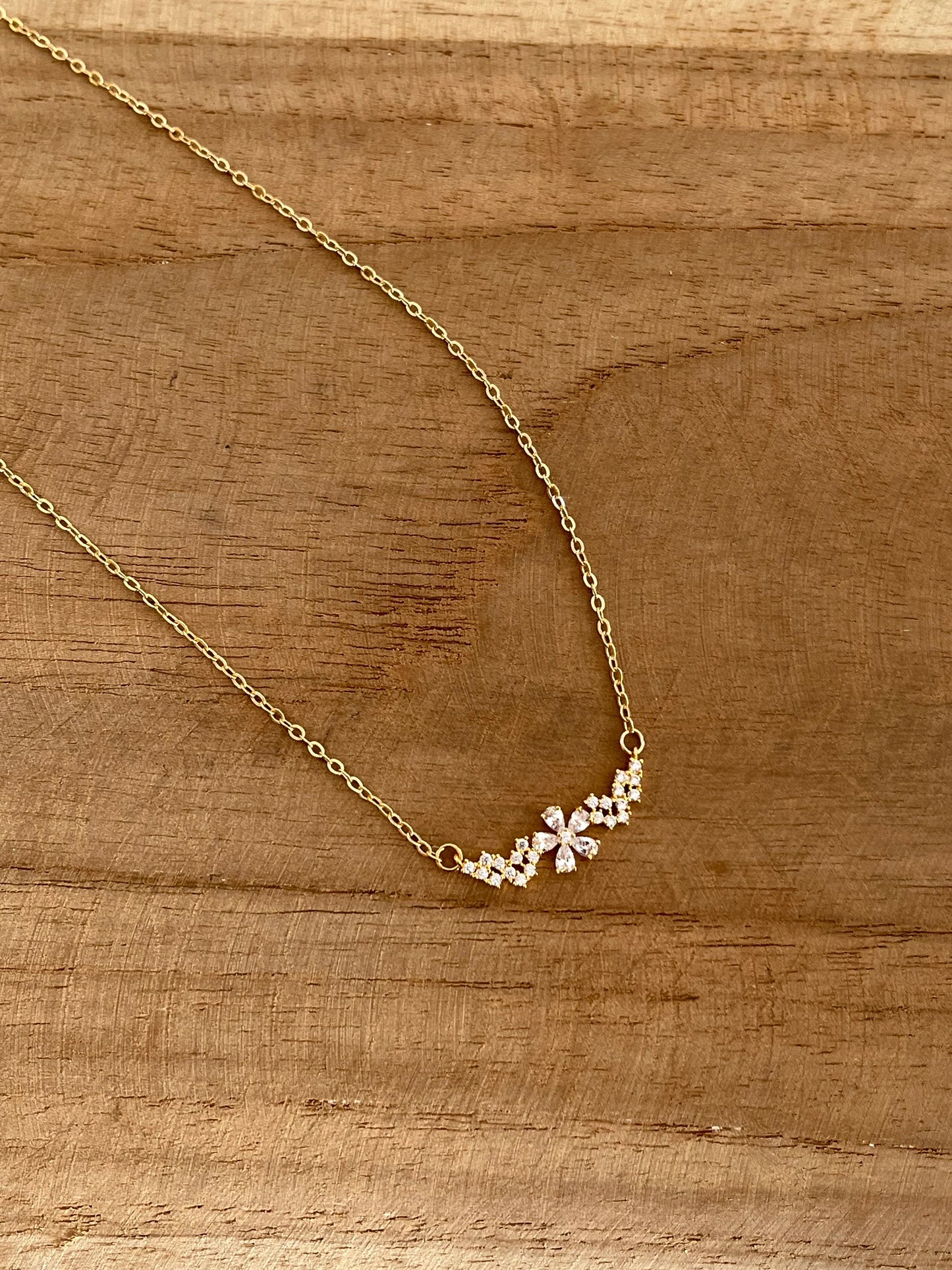 Collier fin LEON - plaqué or 18K, pendentif fleur avec oxydes de zirconium