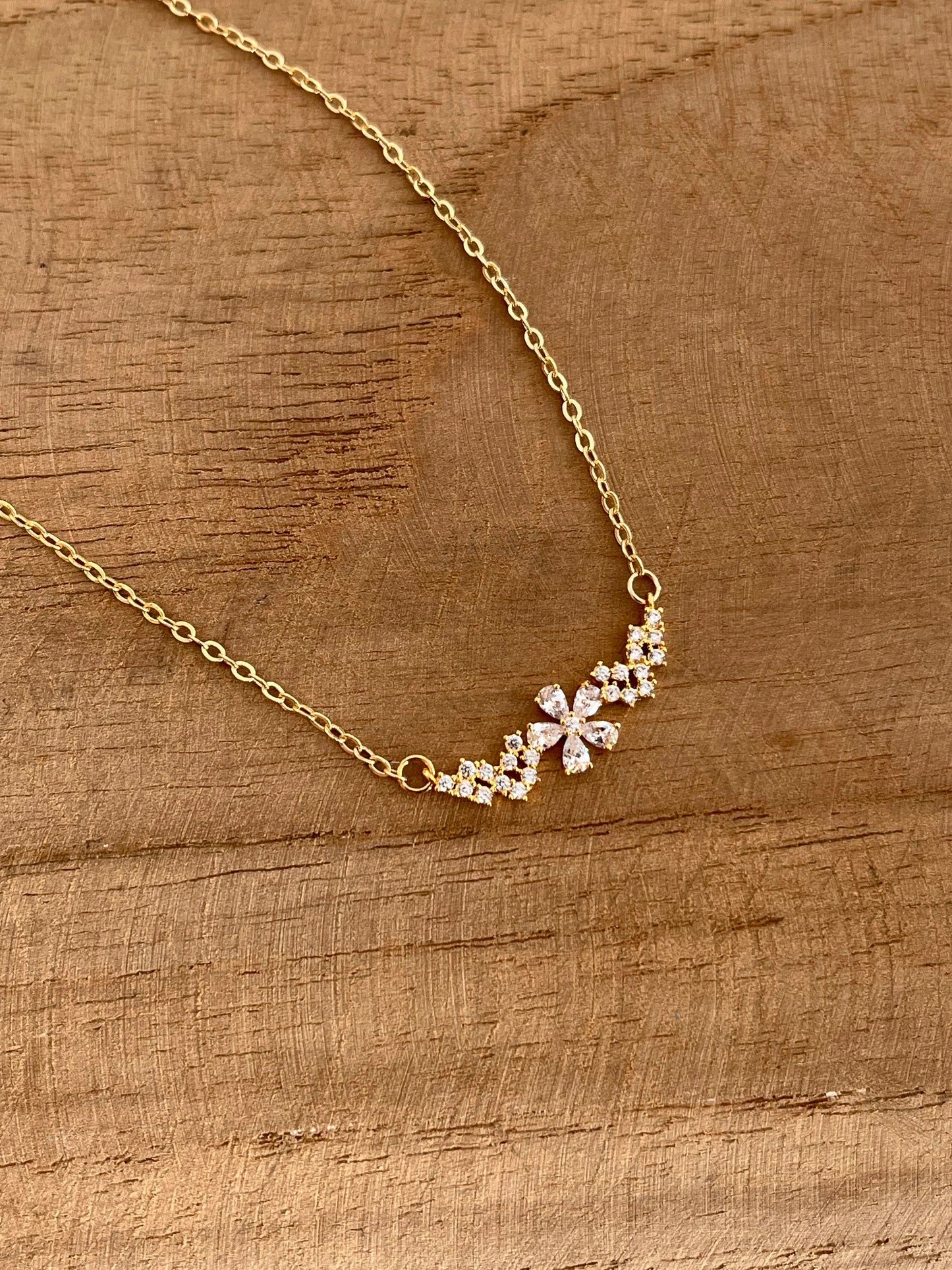 Collier fin LEON - plaqué or 18K, pendentif fleur avec oxydes de zirconium