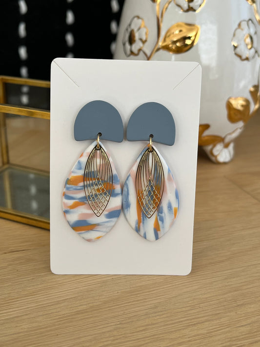 Boucles d’oreilles SANDY - argile polymère bleu - estampe filigranée doré