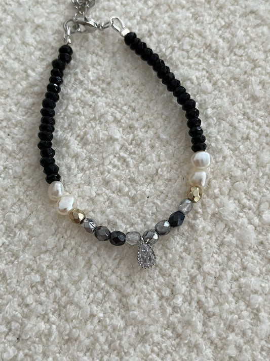 Bracelet OLIVER -  perles de jade noir, perles d’eau douce, goutte zirconium